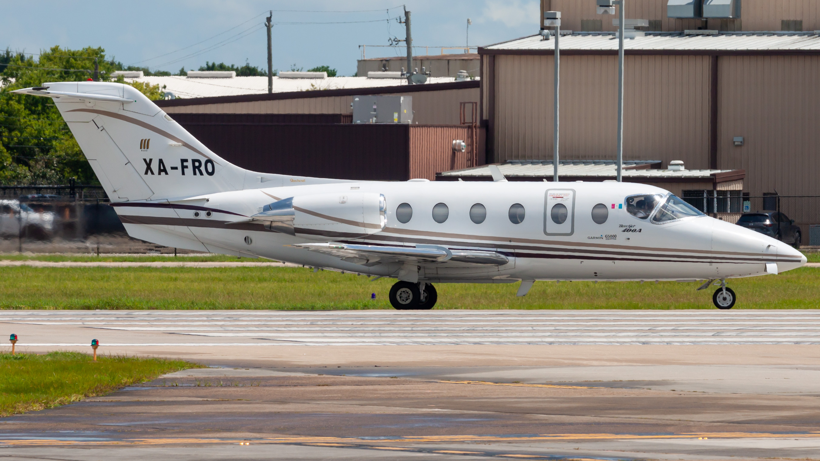Full size: PRIVATE Beechcraft Beechjet 400 XA-FRO at William P Hobby Airport