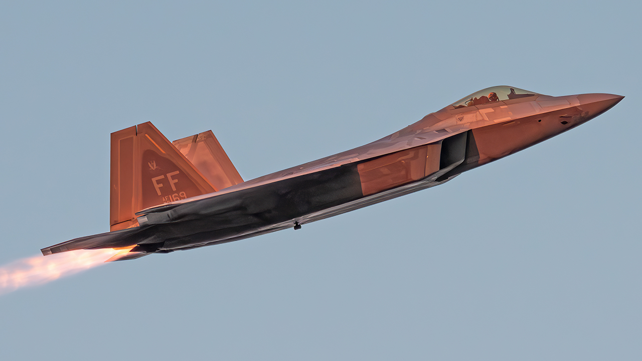 Full size: USAF - United States Air Force Lockheed Martin F-22A Raptor 08-4169 at Wittman Regional Airport