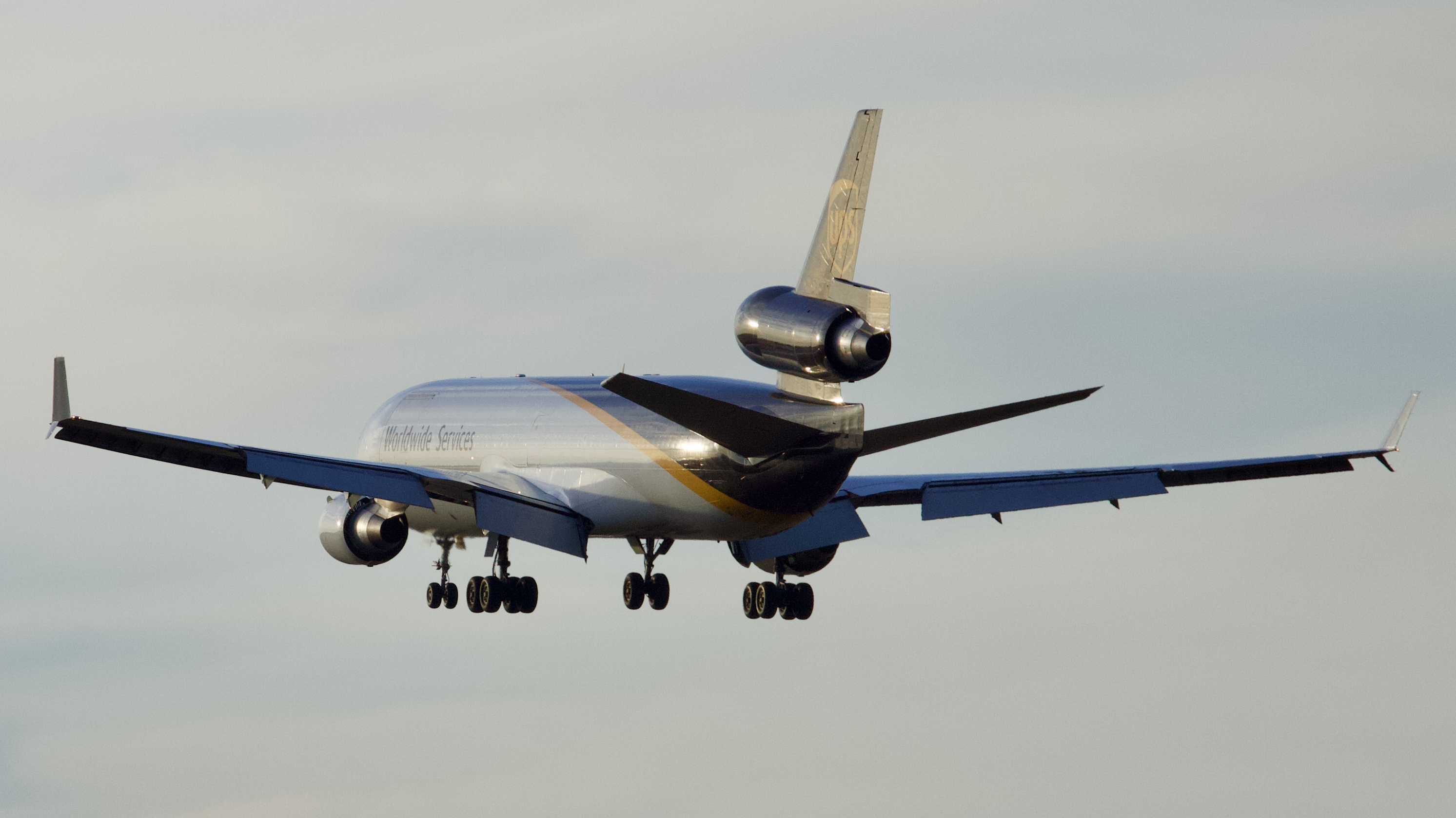 Full size: United Parcel Service McDonnell Douglas MD-11F N287UP at Houston-George Bush Intercontinental Airport