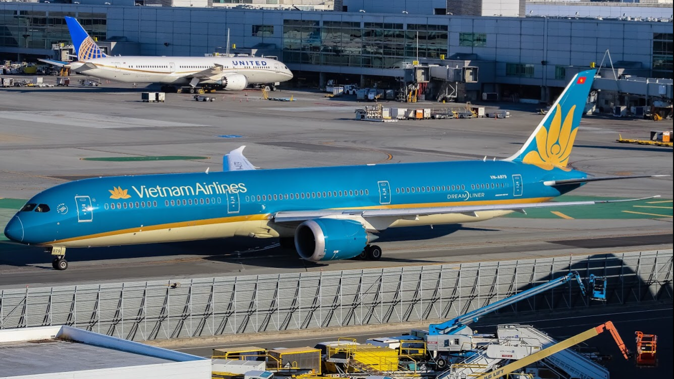 Full size: Vietnam Airways Boeing 787-10 VN-A879 at San Francisco International Airport