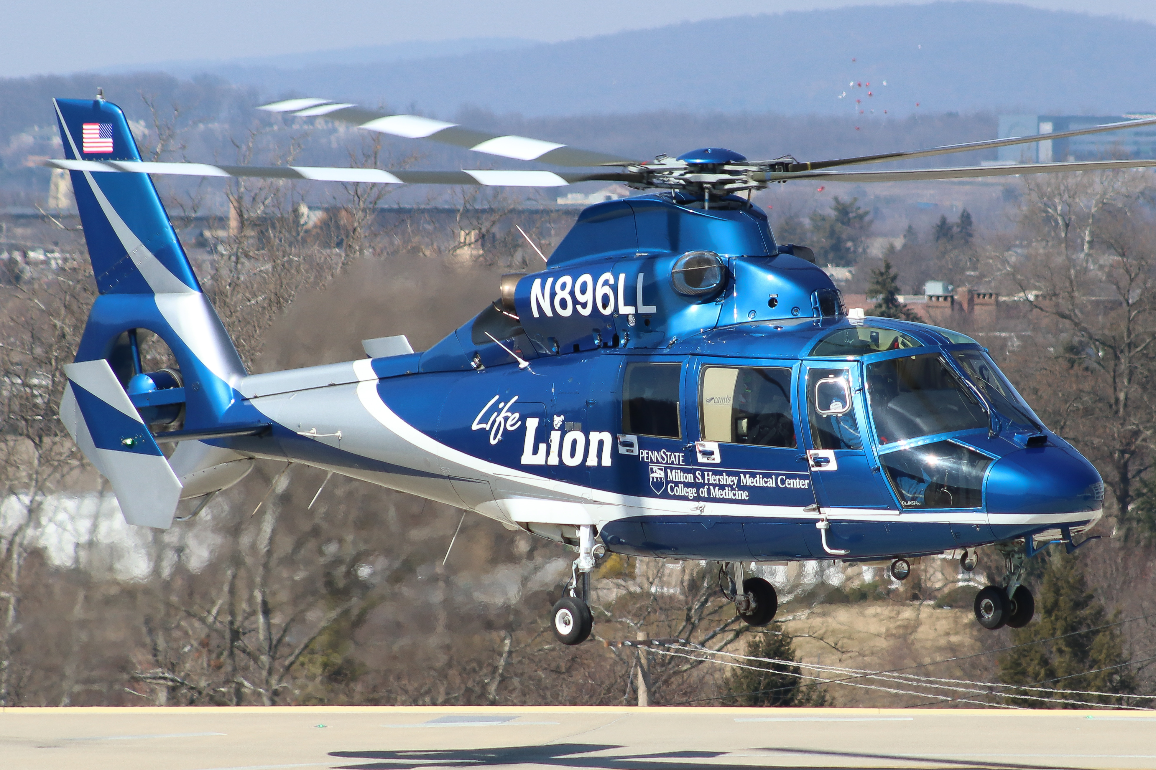Full size: Life Lion Aérospatiale AS365  N896LL at York Airport