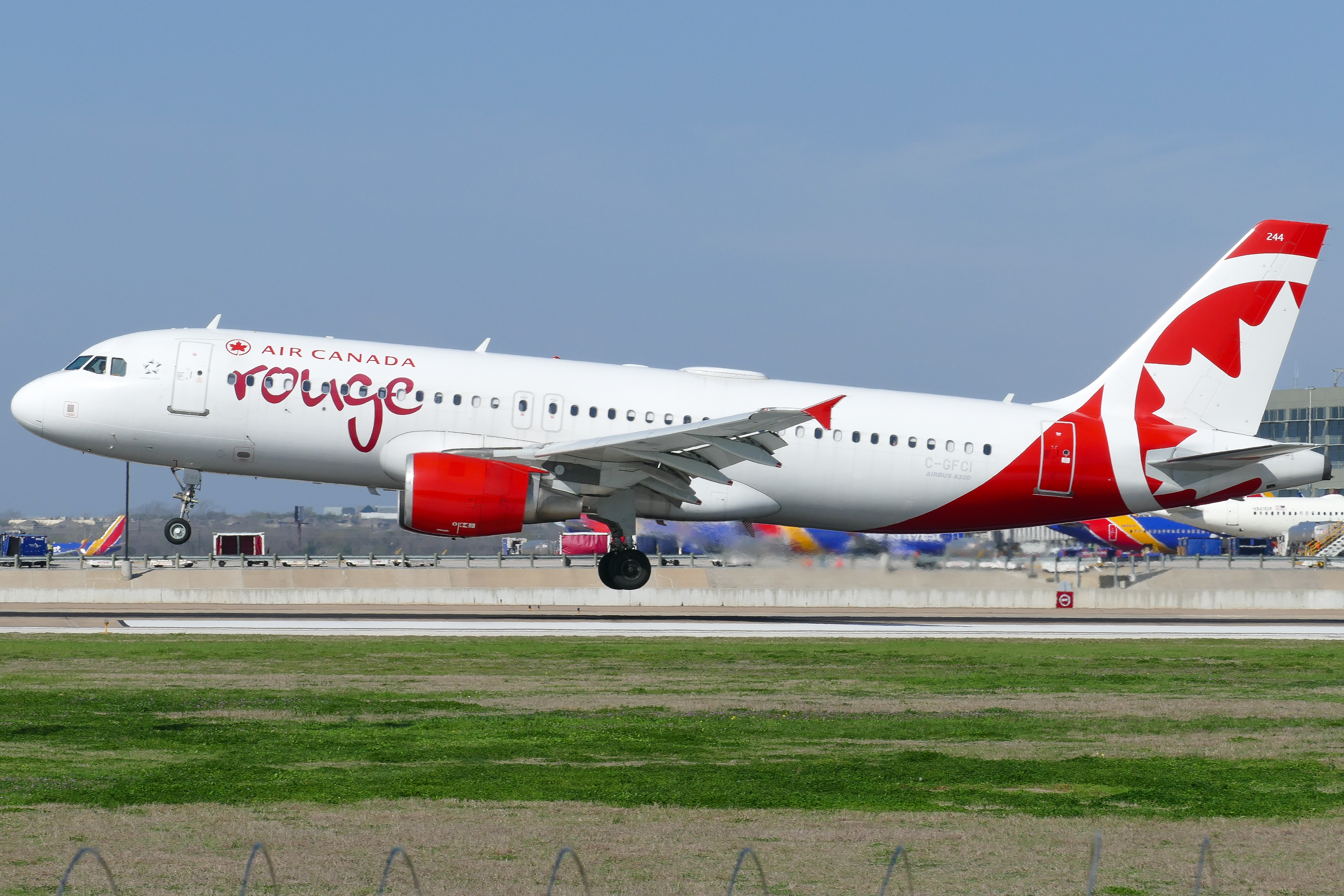 Full size: Air Canada Rouge Airbus A320 C-GFCI at Austin-Bergstrom International Airport