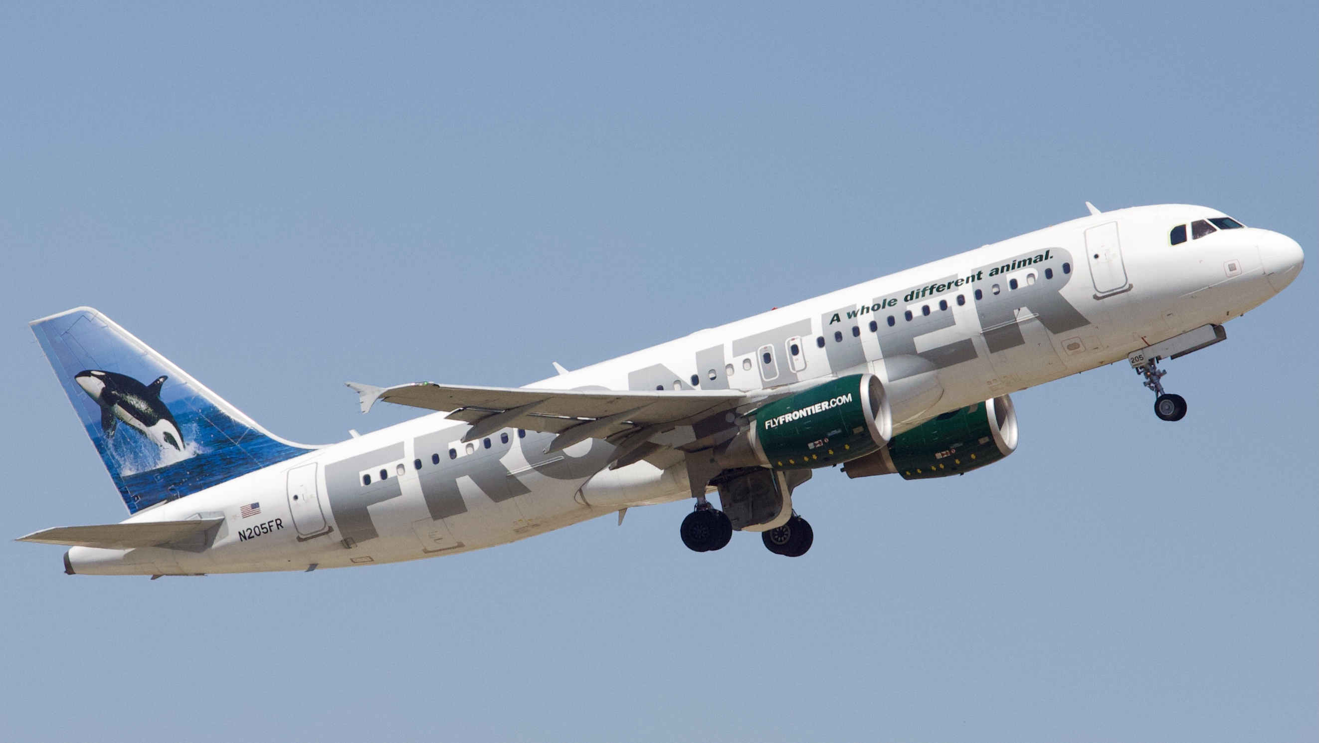 Full size: Frontier Airlines Airbus A320 N205FR at Houston-George Bush Intercontinental Airport