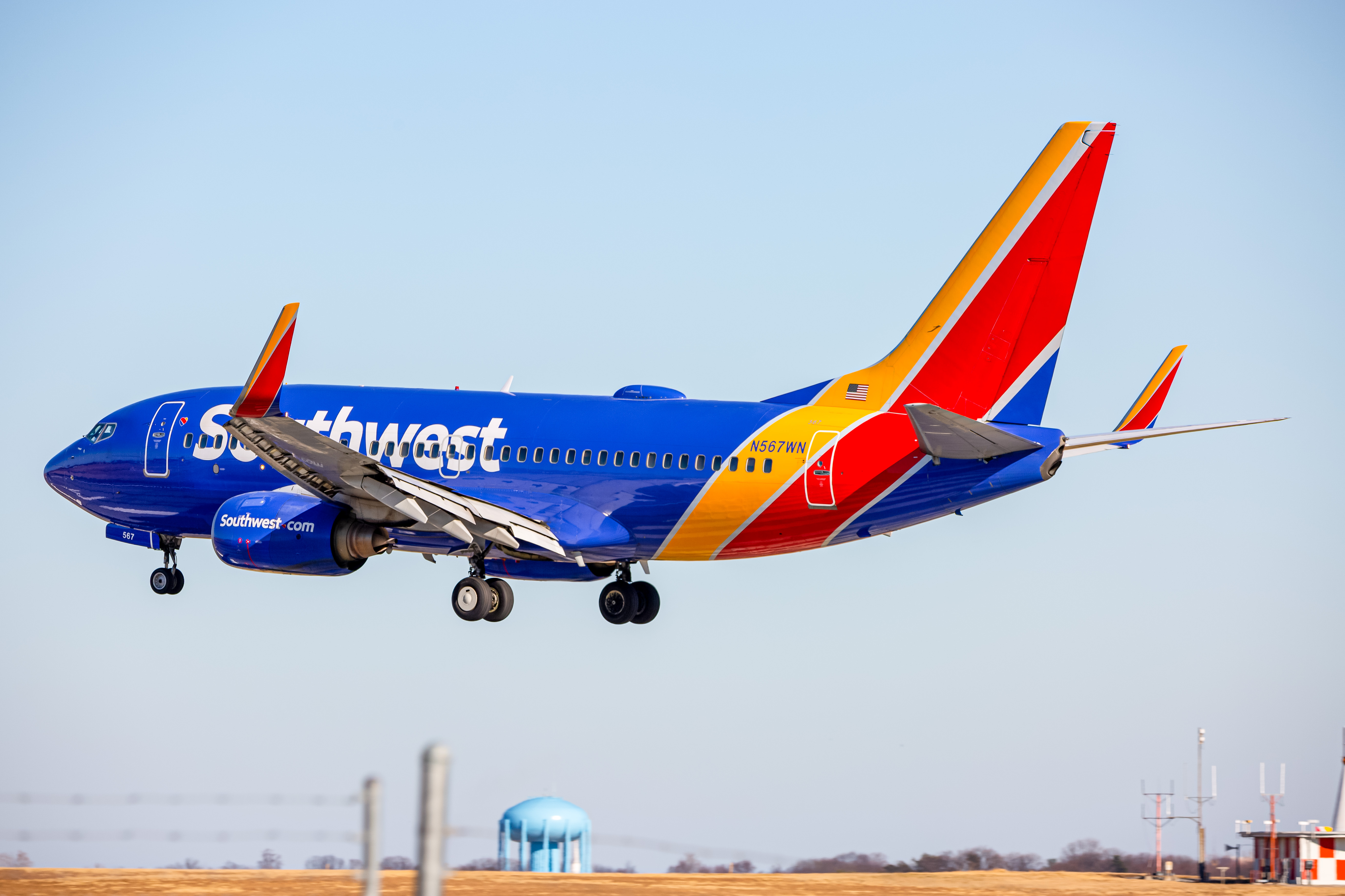 Full size: Southwest Airlines Boeing 737-700 N567WN at Baltimore/Washington International Thurgood Marshall Airport