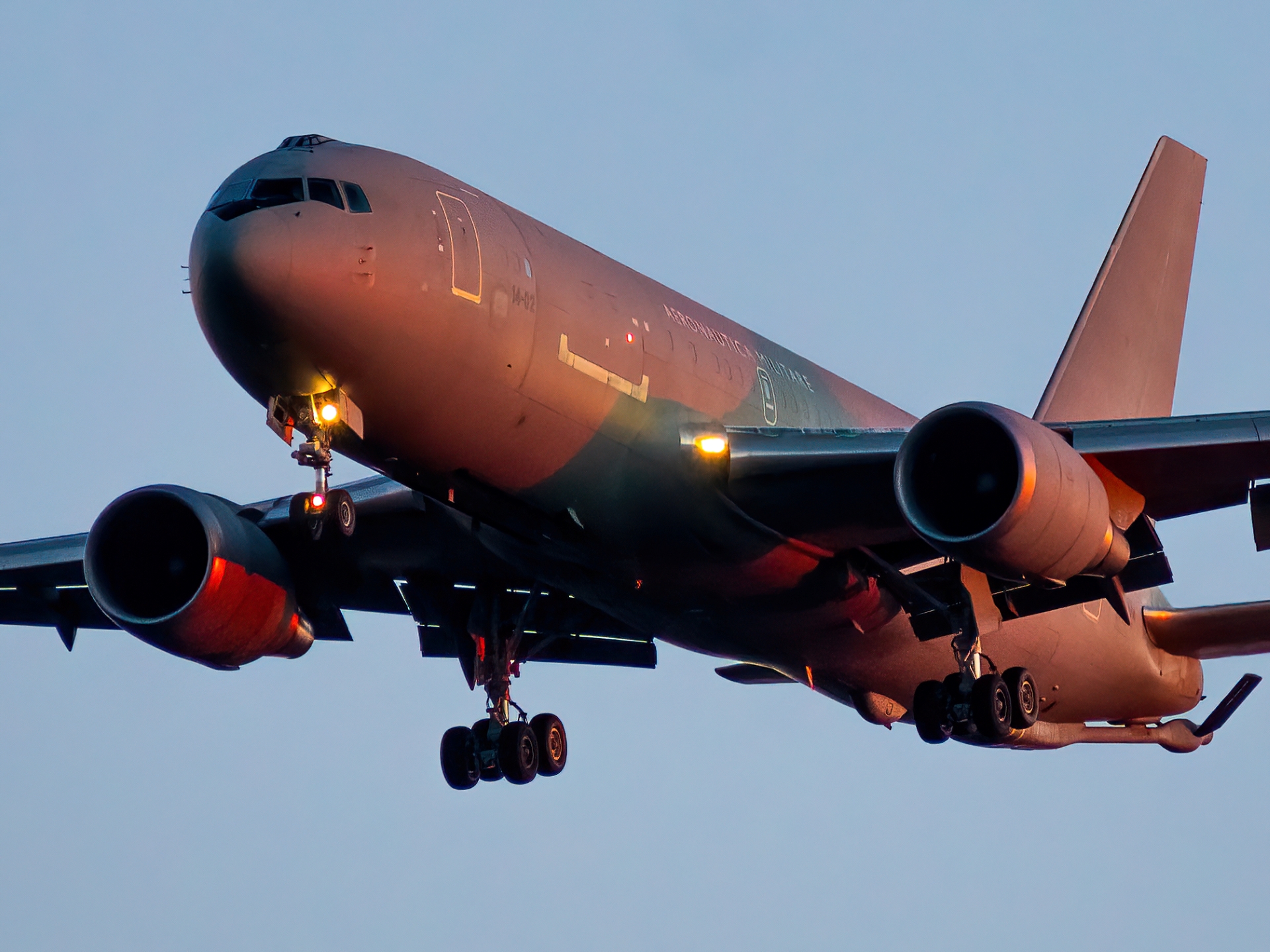 Full size: Italian Air Force Boeing KC-767 62227 at Joint Base Andrews