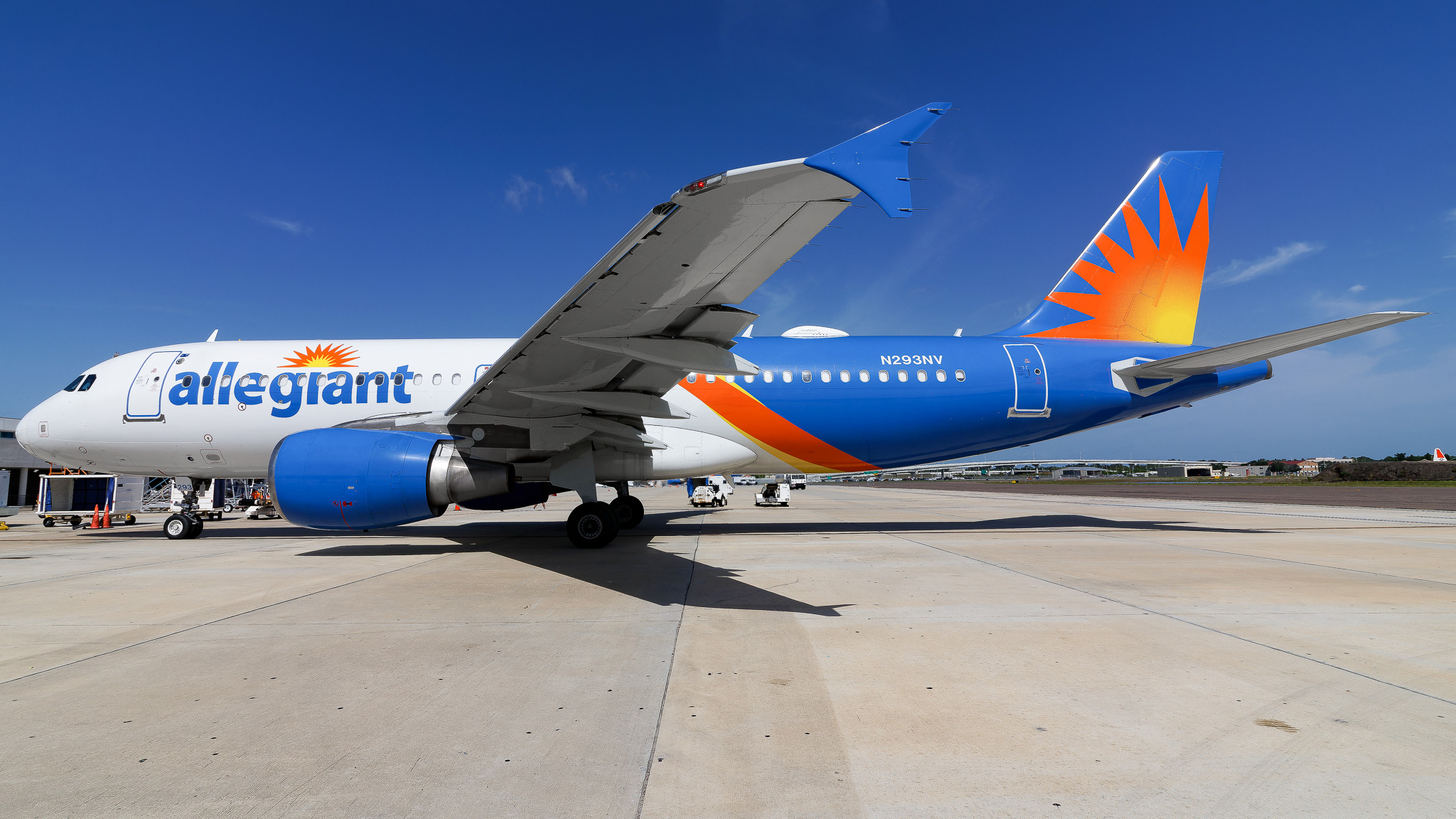 Full size: Allegiant Air Airbus A320 N293NV at St. Petersburg Clearwater International Airport