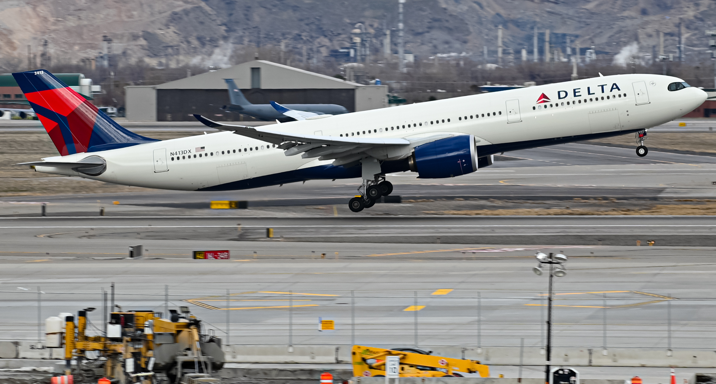 Full size: Delta Airlines Airbus A330-900 N419DX at Salt Lake City International Airport