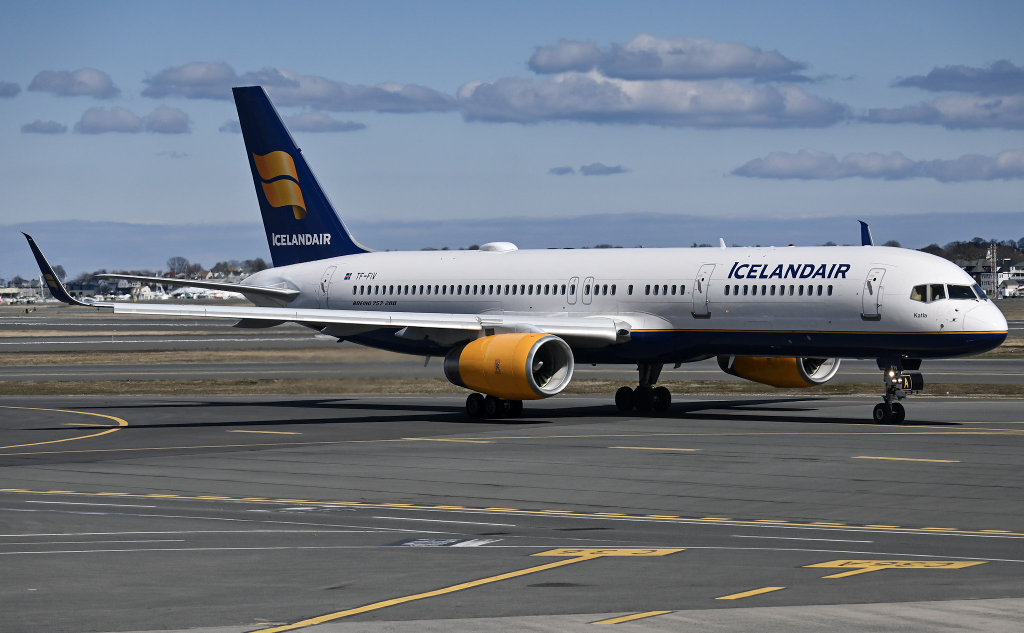Full size: Icelandair Boeing 757-200 TF-FIV at General Edward Lawrence Logan International Airport