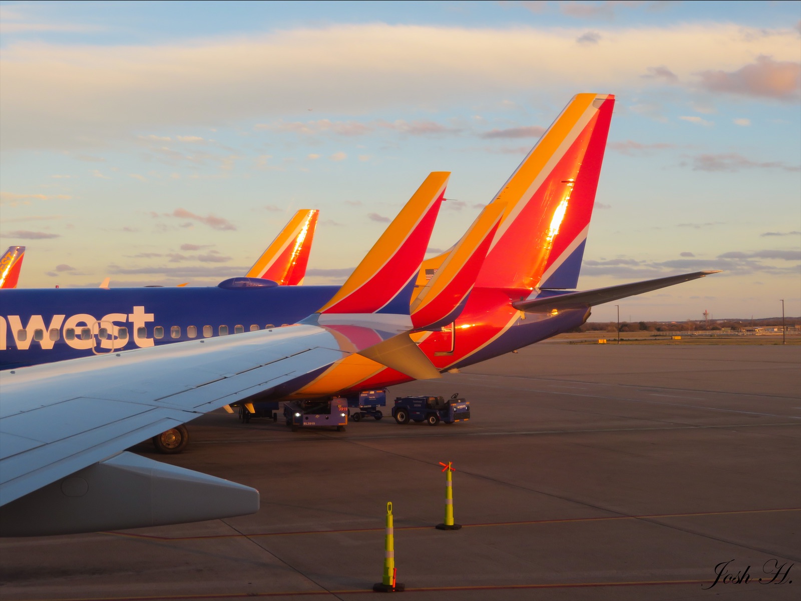 Full size: Southwest Airlines Boeing 737 MAX 8 N8716B at Austin-Bergstrom International Airport