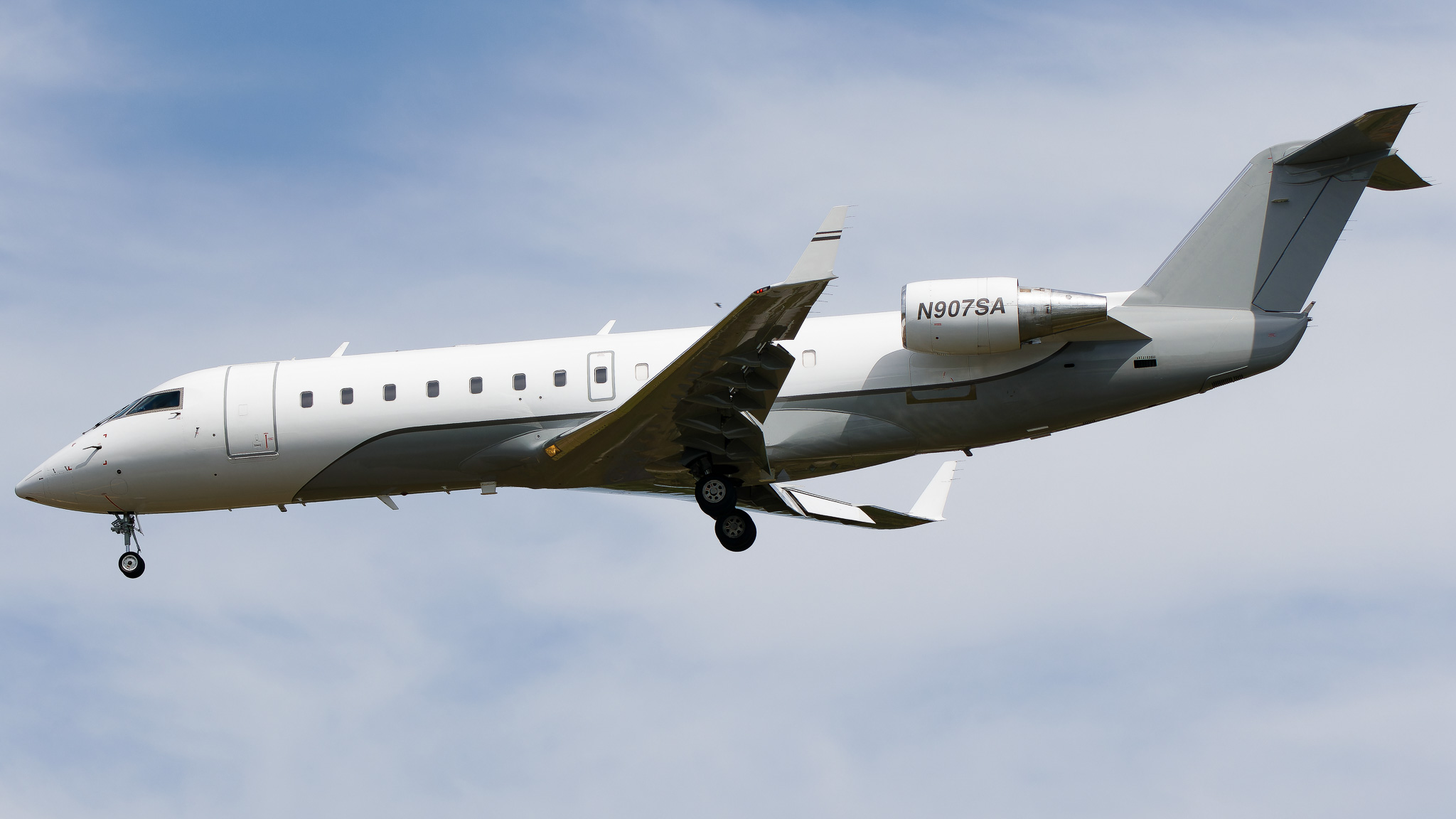 Full size: Tri-state charter Mitsubishi CRJ-200ER N907SA at St. Petersburg Clearwater International Airport