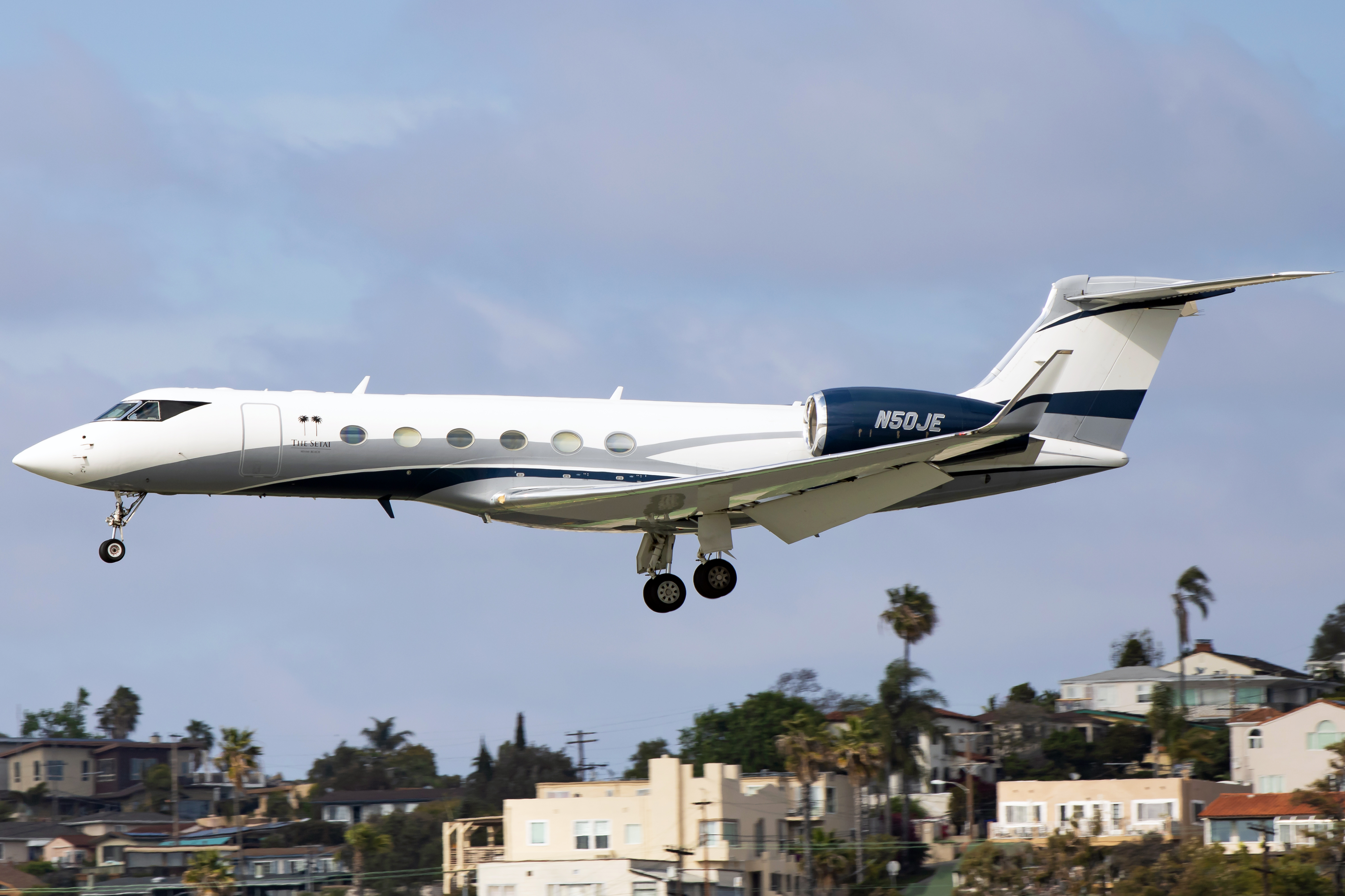 Full size: PRIVATE Gulfstream G550 N50JE at San Diego International Airport