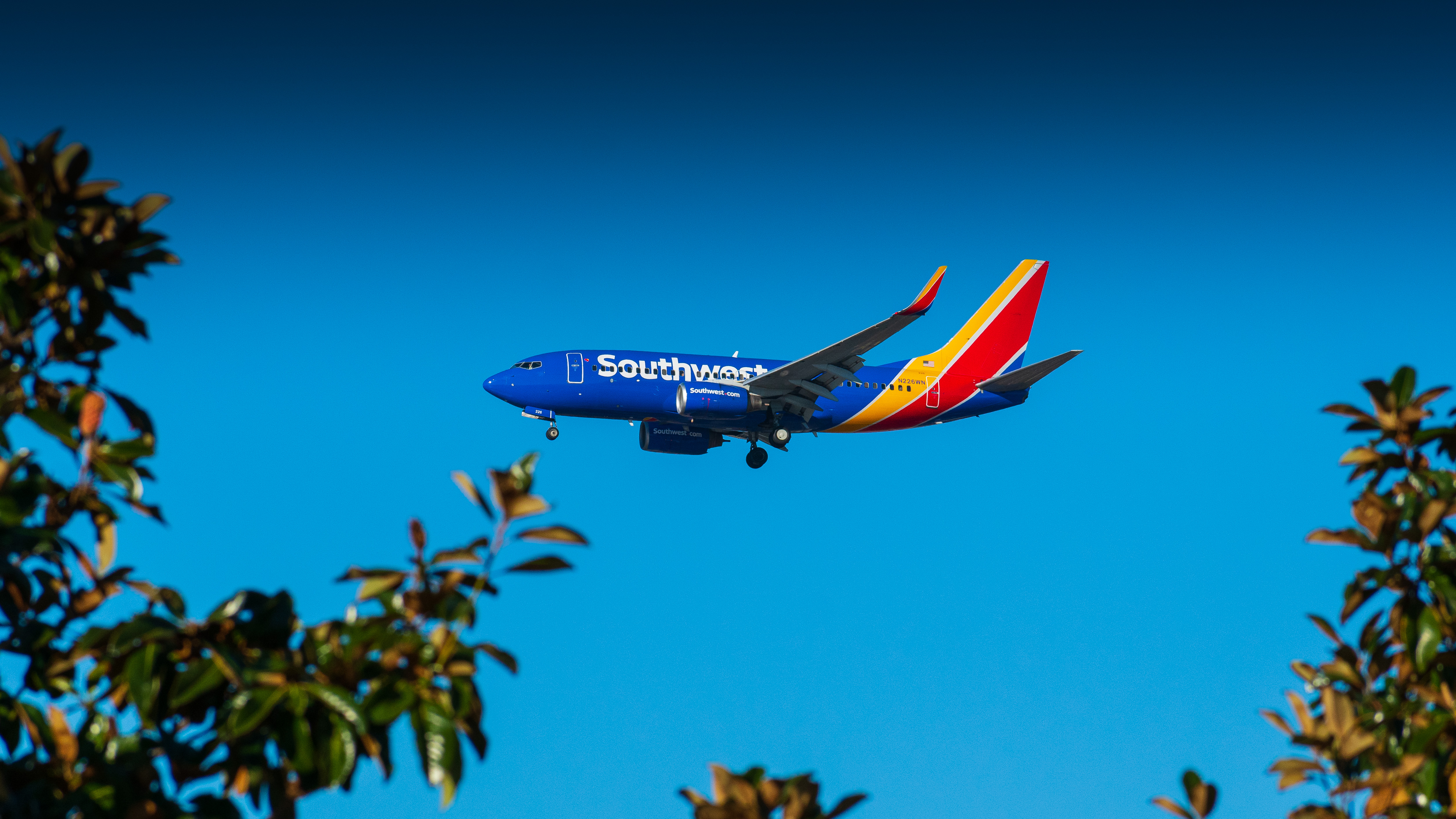 Full size: Southwest Airlines Boeing 737-700 N226WN at Los Angeles International Airport