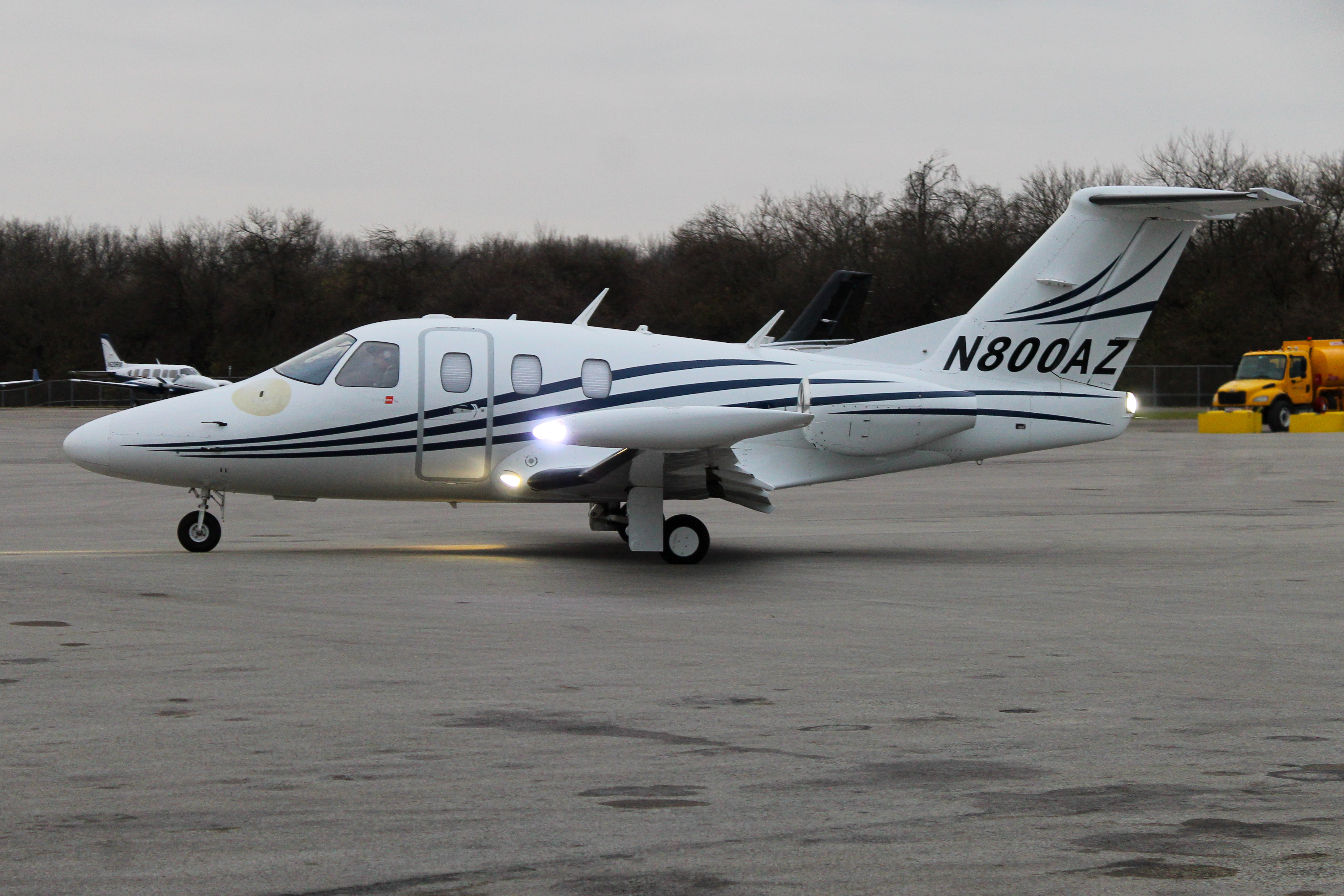 Full size: PRIVATE Eclipse 500 N800AZ at Cincinnati Municipal Airport/Lunken Field