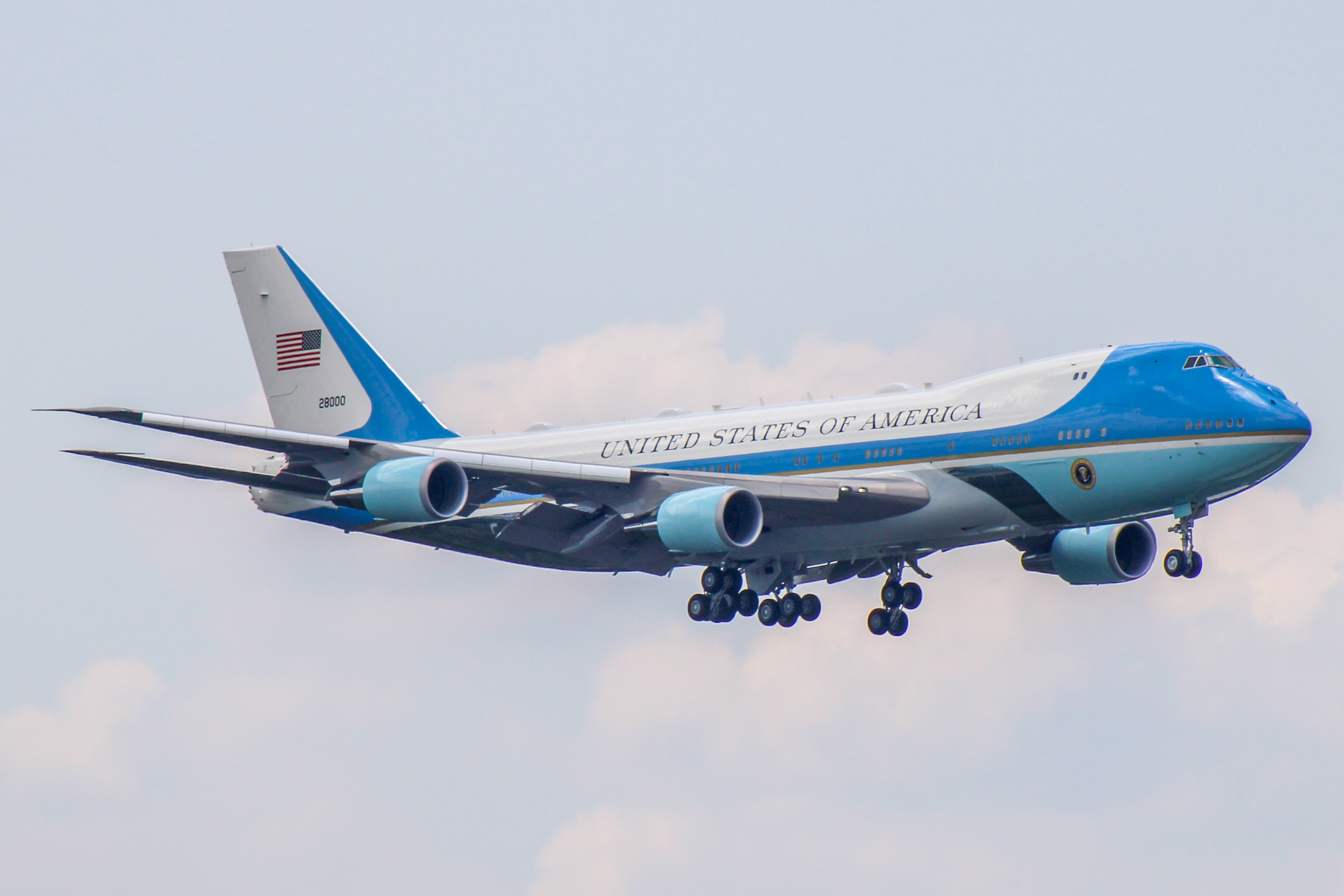 Full size: USAF - United States Air Force Boeing VC-25A 82-8000 at Hartsfield-Jackson Atlanta International Airport