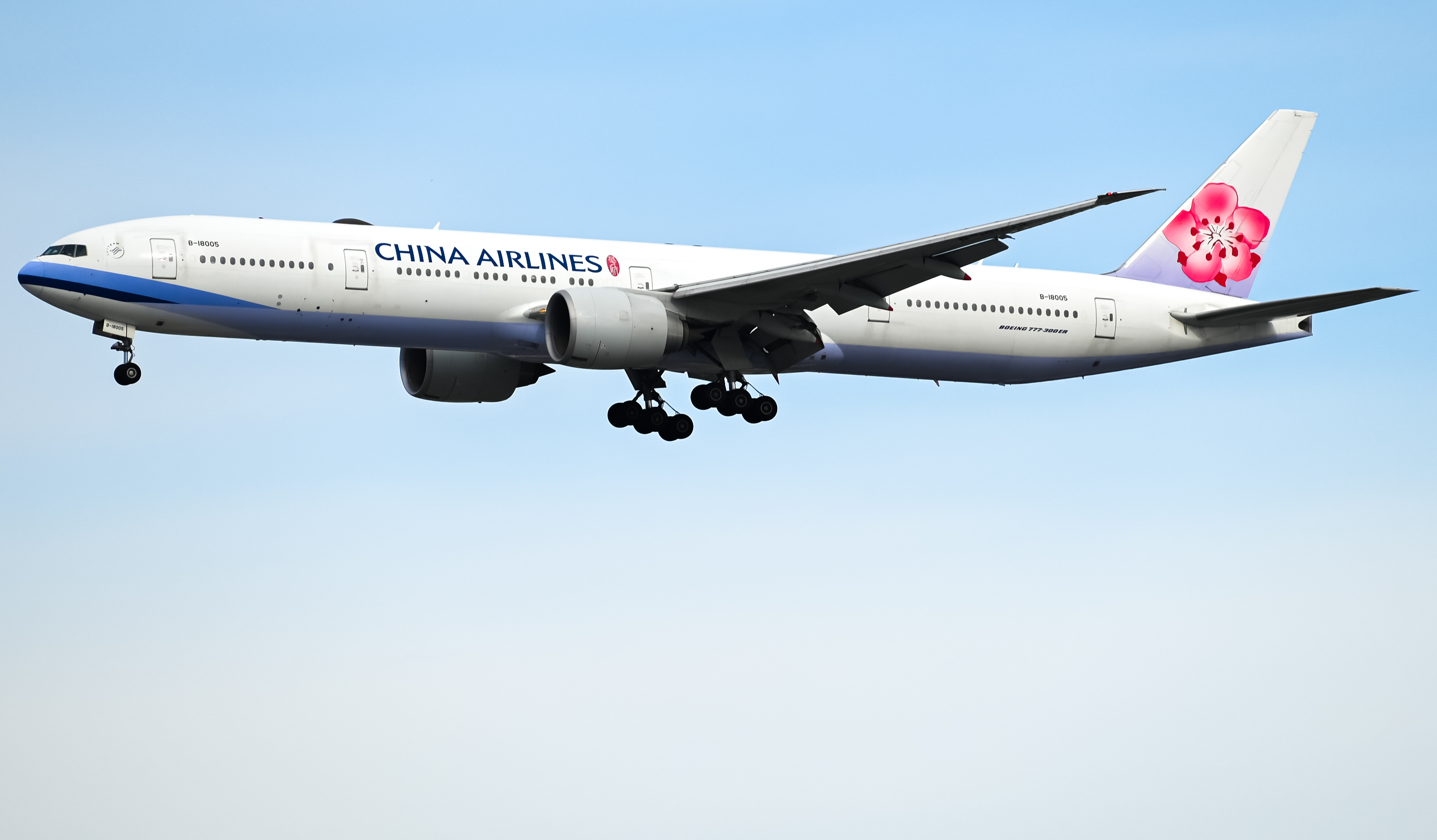 Full size: China Airlines Boeing 777-300ER B-18005 at Los Angeles International Airport