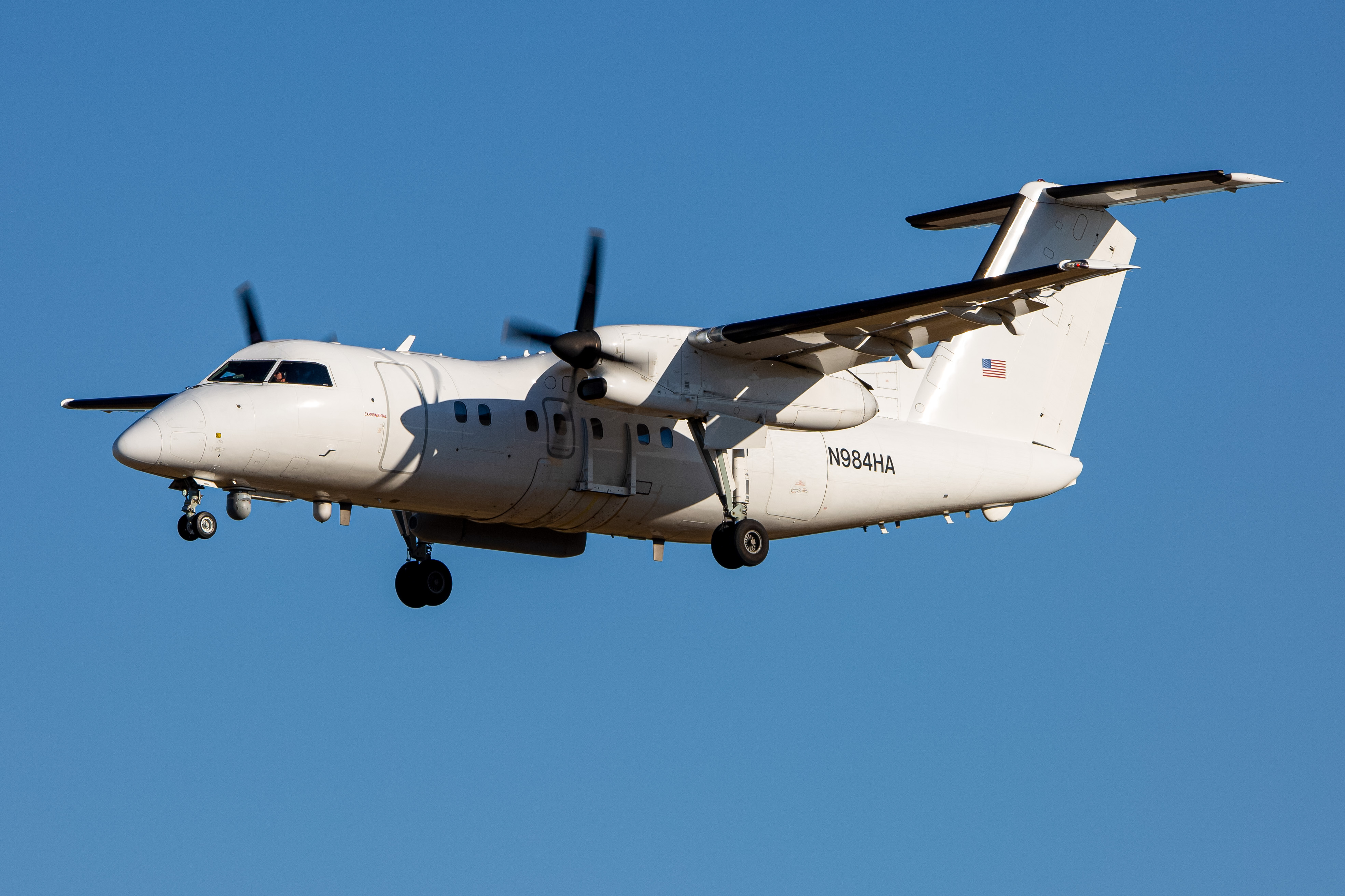 Full size: Northrop Grumman De Havilland Dash-8 q100 N984HA at Baltimore/Washington International Thurgood Marshall Airport