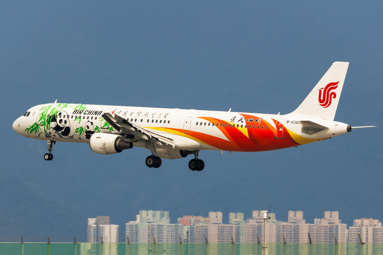 Full size: Air China Airbus A321-200 B-6365 at Hong Kong International Airport
