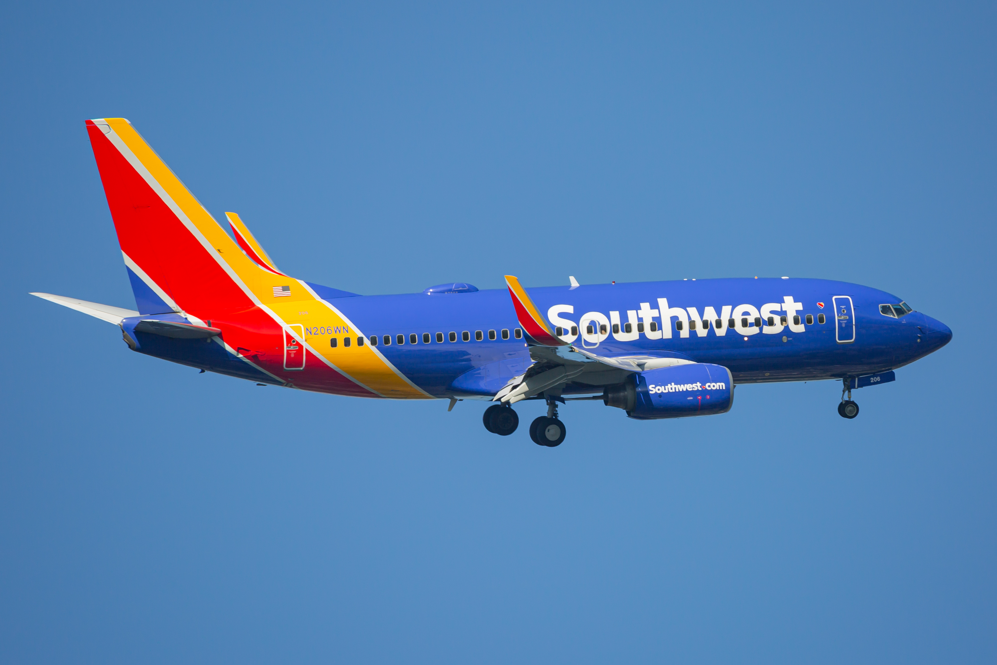 Full size: Southwest Airlines Boeing 737-700 N206WN at Baltimore/Washington International Thurgood Marshall Airport