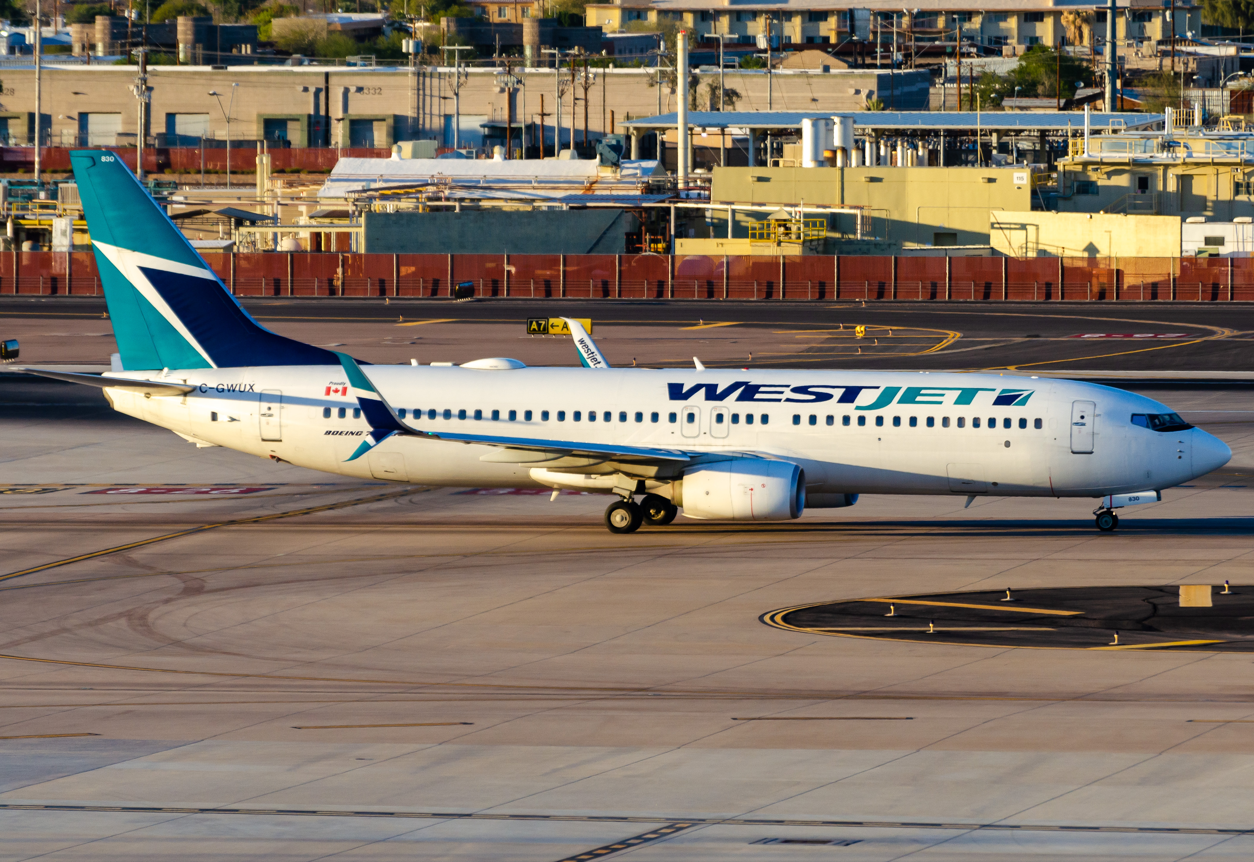 Full size: WestJet Boeing 737-800 C-GWUX at Phoenix Sky Harbor International Airport