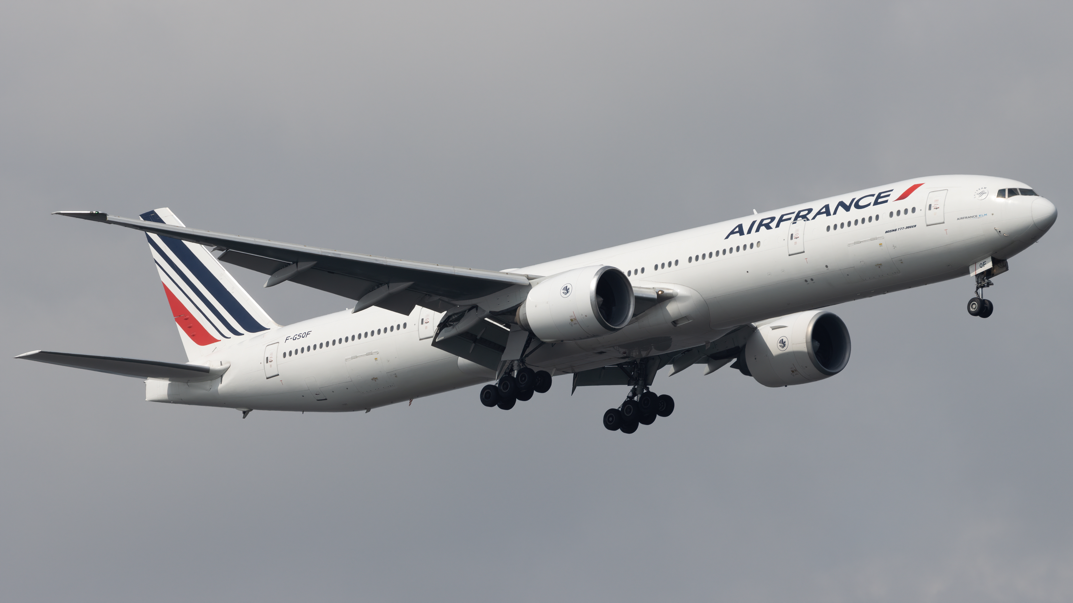 Full size: Air France Boeing 777-300ER F-GSQF at Singapore-Changi Airport