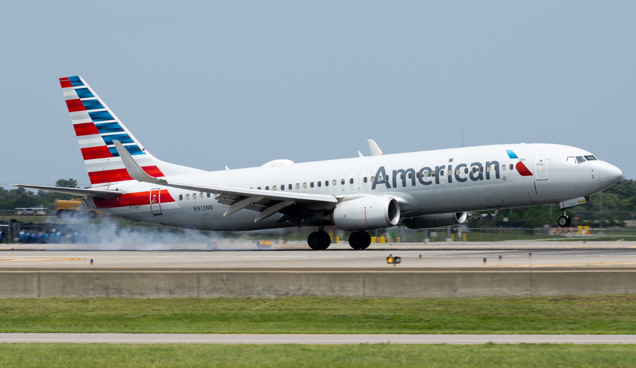 Full size: American Airlines Boeing 737-800 N913NN at Minneapolis-St Paul International/Wold-Chamberlain Airport