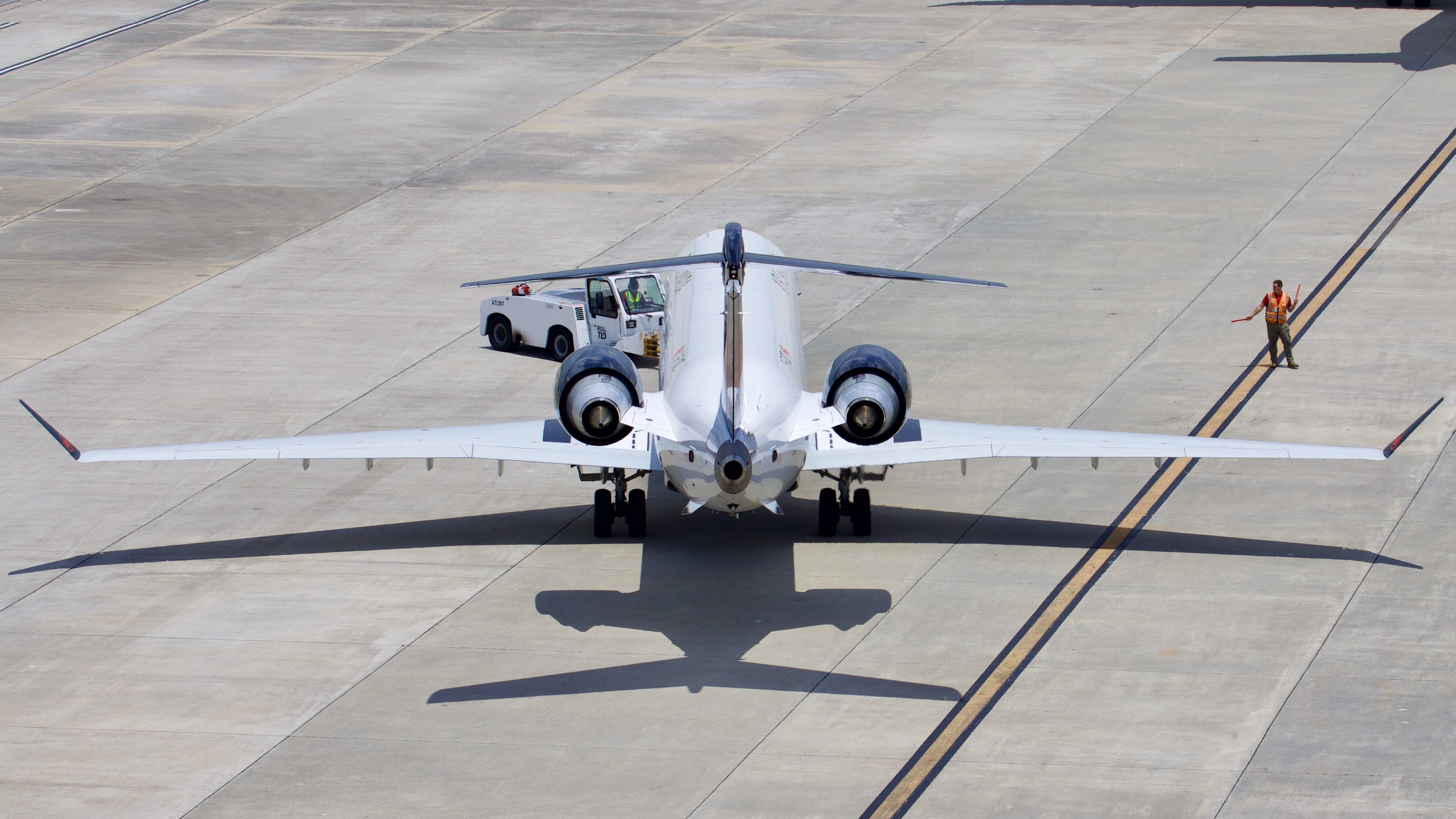 Full size: Air Canada Express Mitsubishi CRJ-900 C-FJQZ at Houston-George Bush Intercontinental Airport