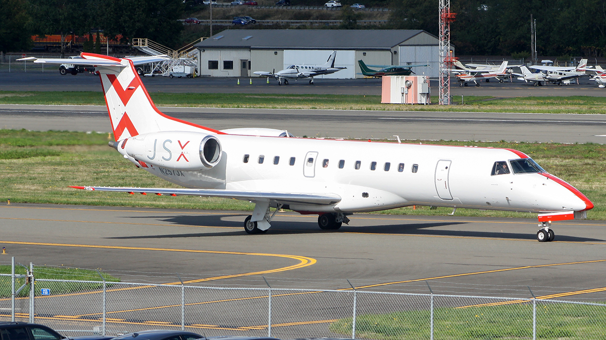 Full size: Jetsuite X Embraer ERJ135 N257JX at Boeing Field/King County International Airport