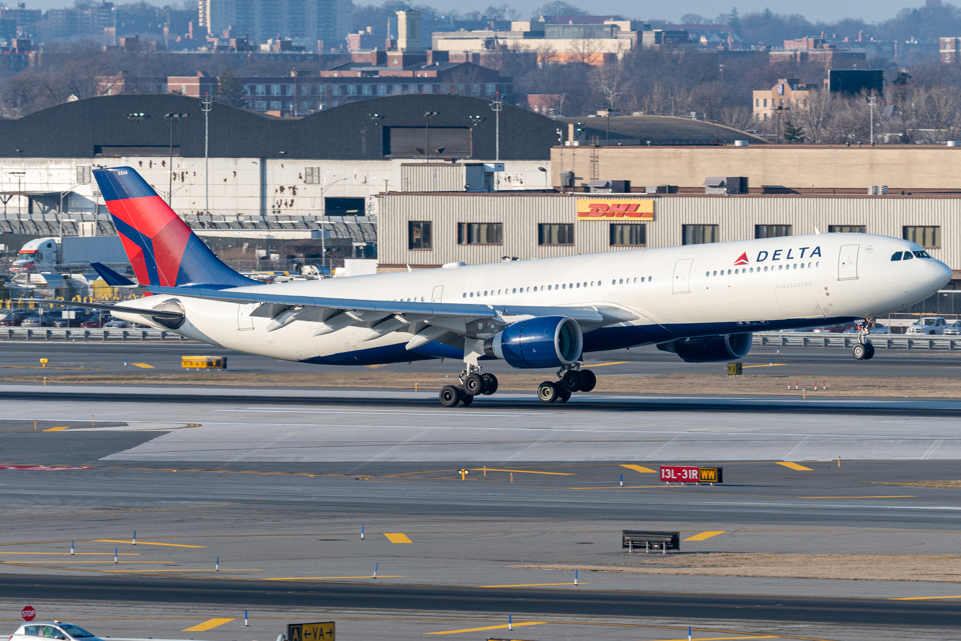Full size: Delta Airlines Airbus A330-300 N806NW at John F. Kennedy International Airport