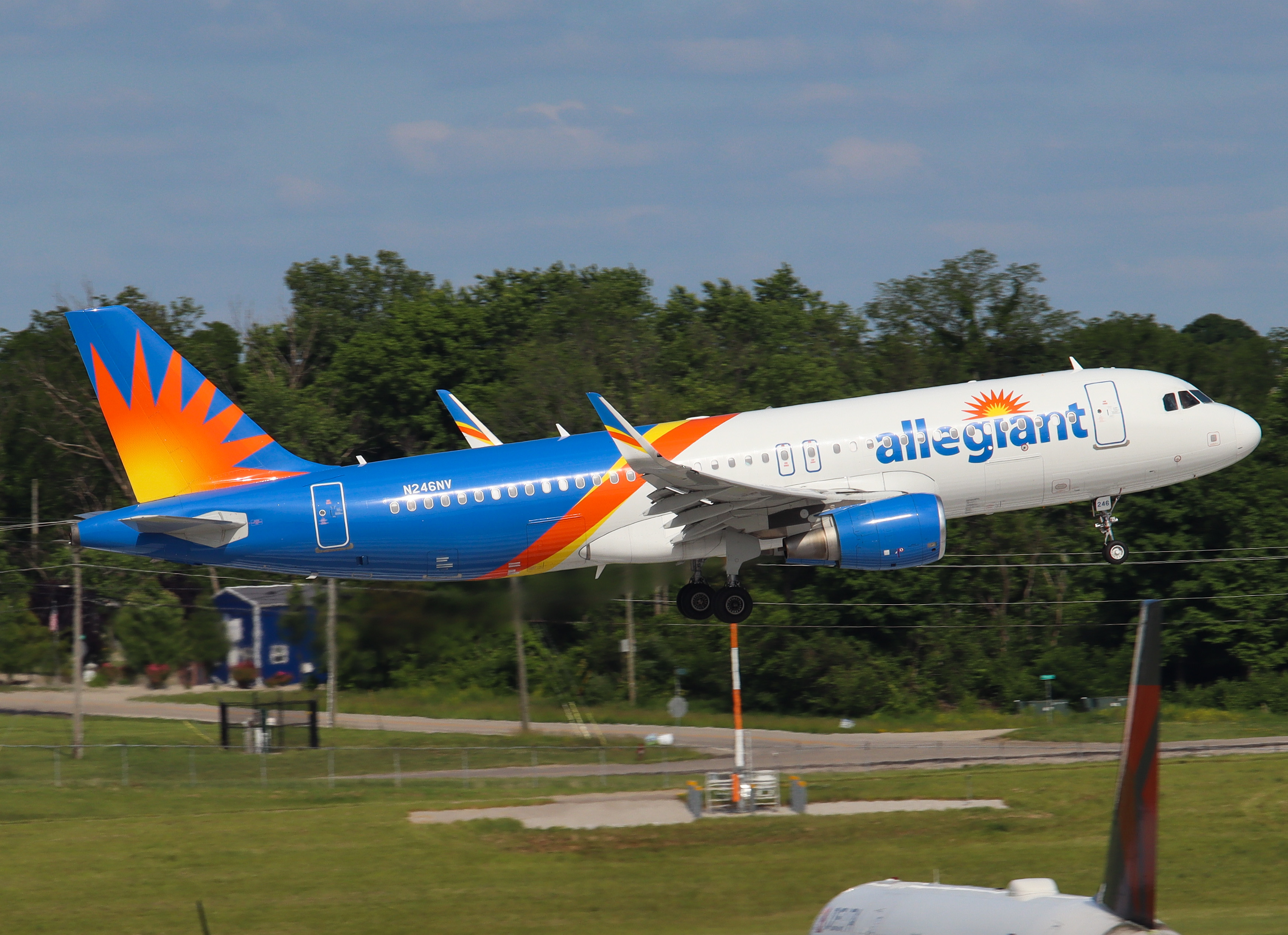 Full size: Allegiant Air Airbus A320 N246NV at Cincinnati/Northern Kentucky International Airport