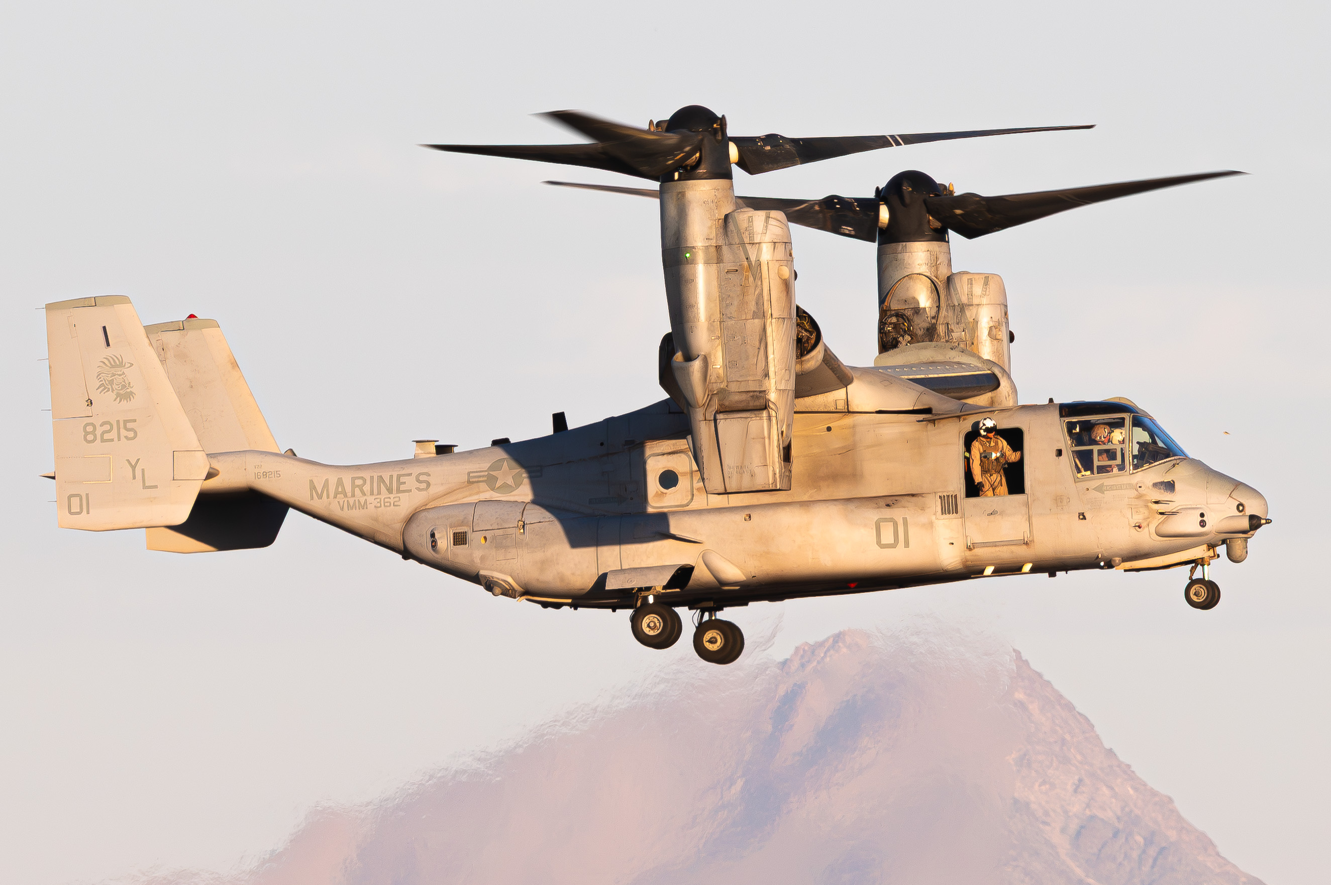 Full size: USMC - United States Marine Corp Bell Boeing MV-22B Osprey 168215 at 