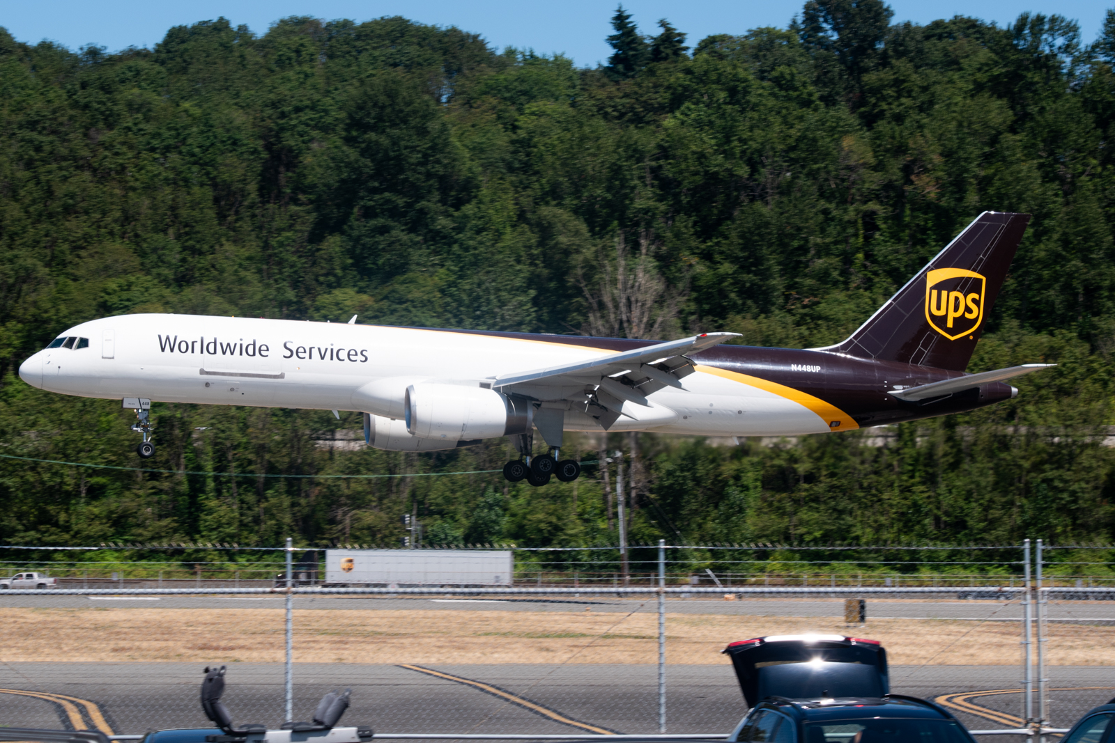 Full size: United Parcel Service Boeing 757-200F N448UP at Boeing Field/King County International Airport
