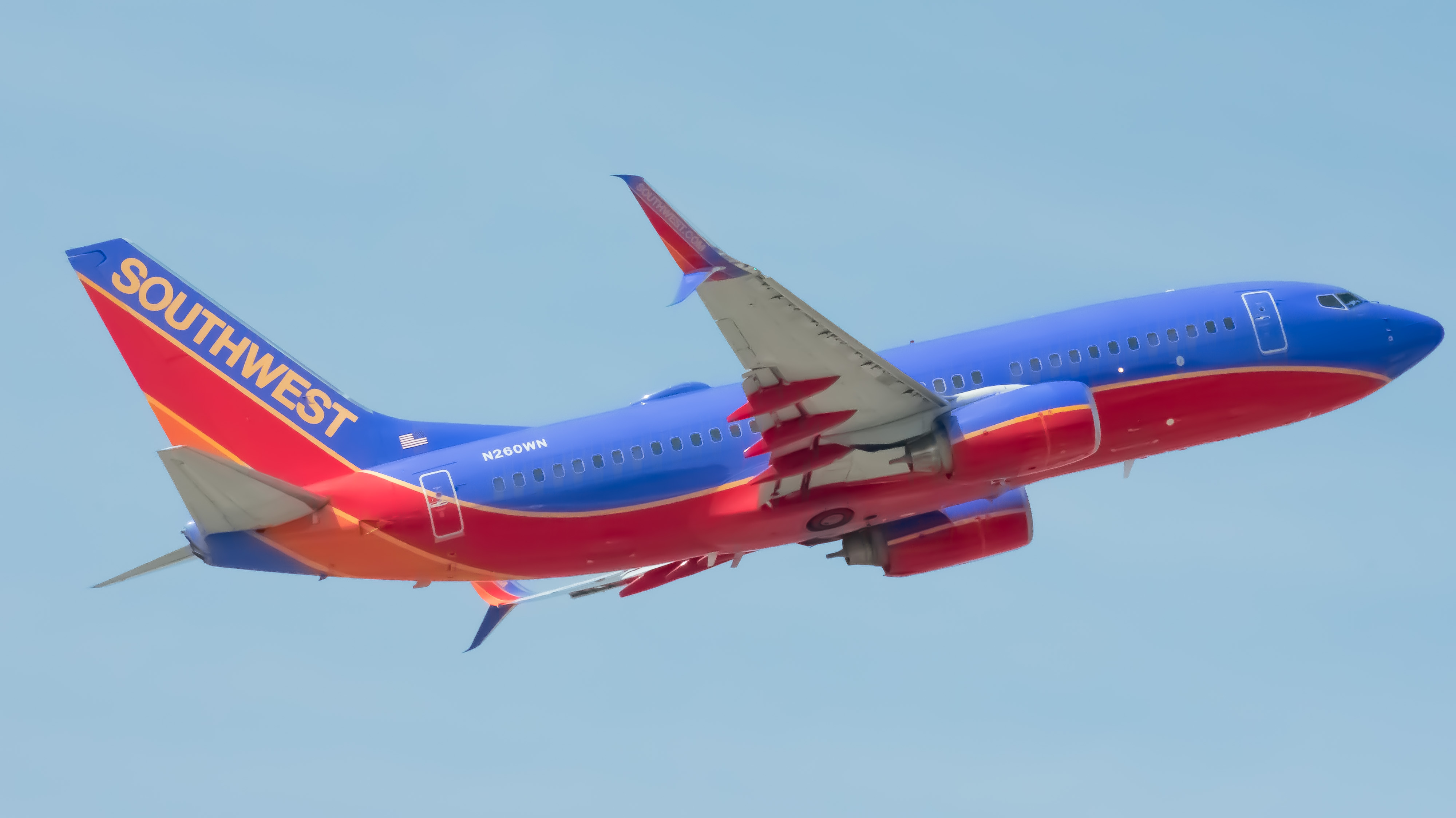 Full size: Southwest Airlines Boeing 737-700 N260WN at Chicago Midway International Airport