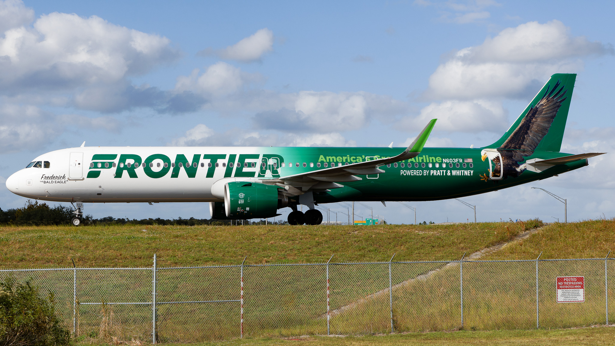Full size: Frontier Airlines Airbus A321NEO N603FR at Orlando International Airport