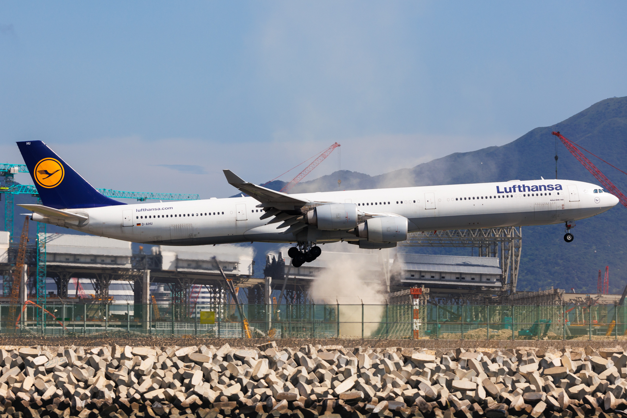 Full size: Lufthansa Airbus A340-600 D-AIHU at Hong Kong International Airport