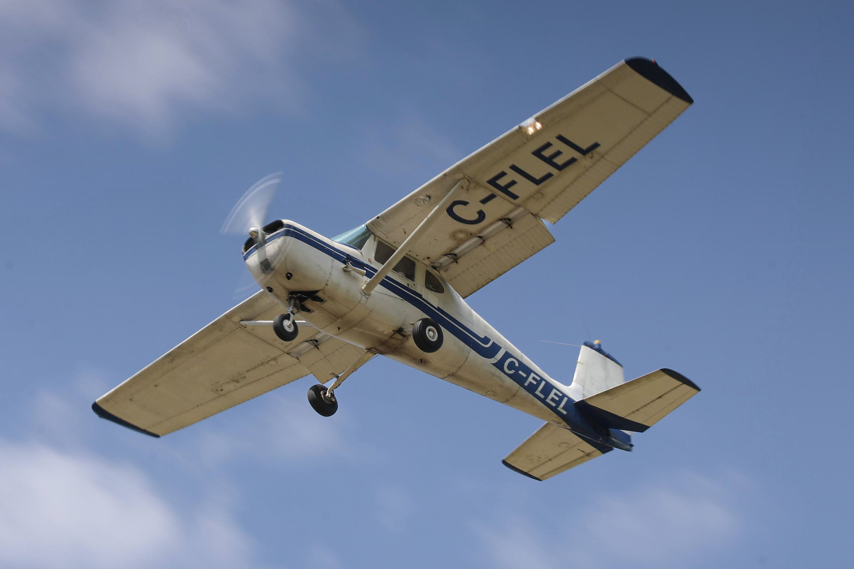Full size: PRIVATE  Cessna 150 C-FLEL at 