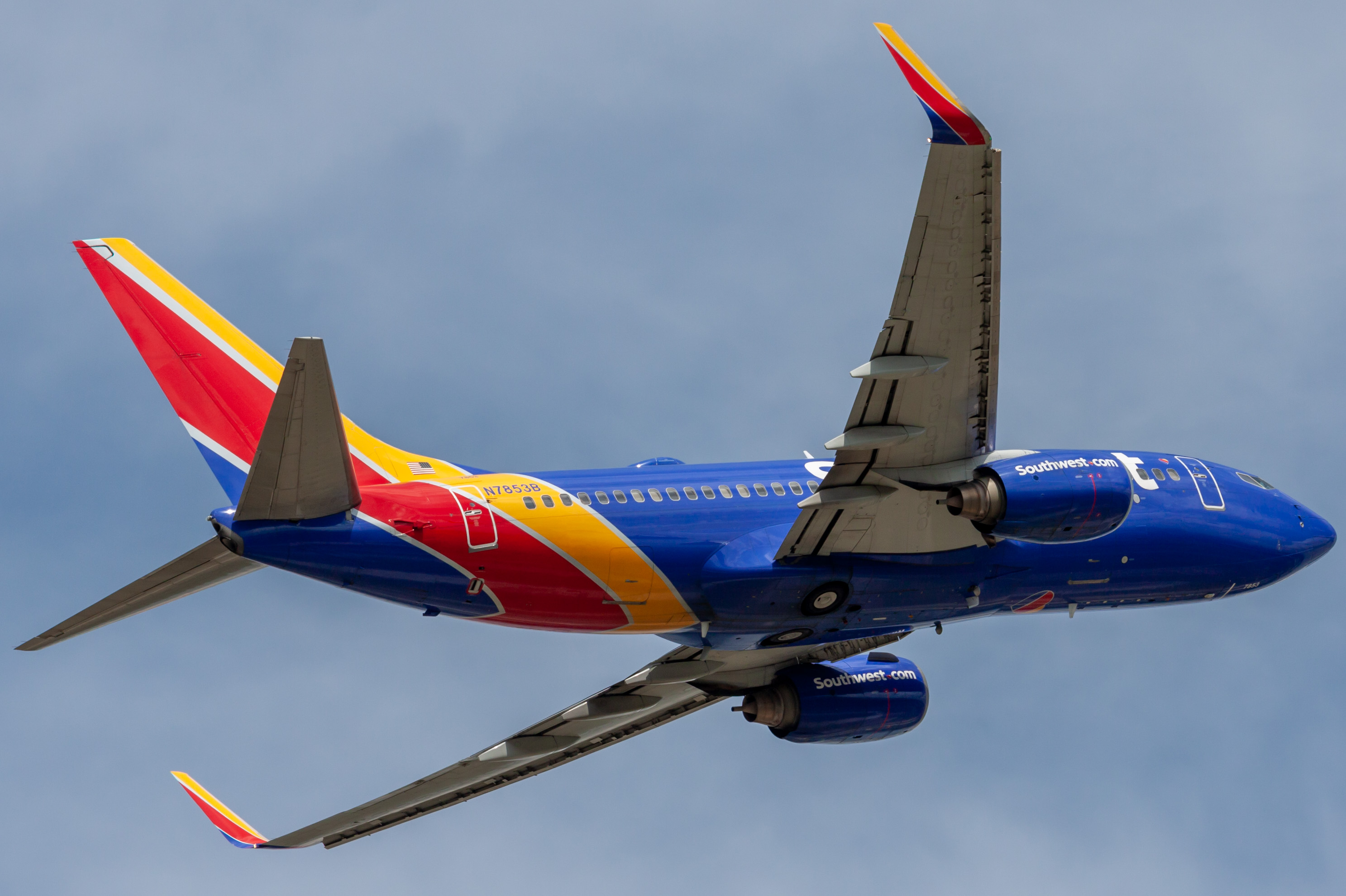 Full size: Southwest Airlines Boeing 737-700 N7853B at Houston-George Bush Intercontinental Airport