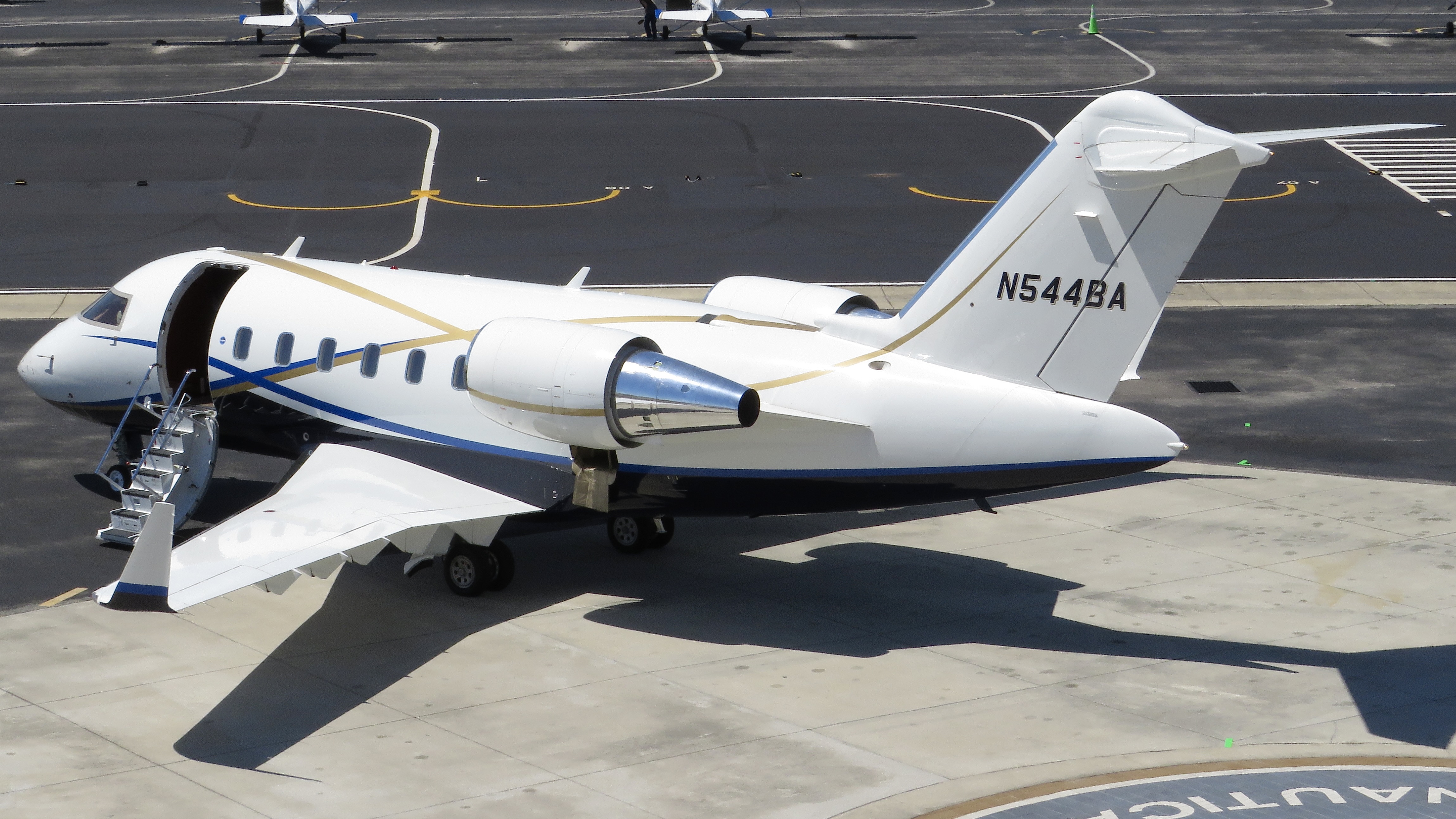 Full size: Boeing Bombardier Challenger 604 N544BA at Daytona Beach International Airport
