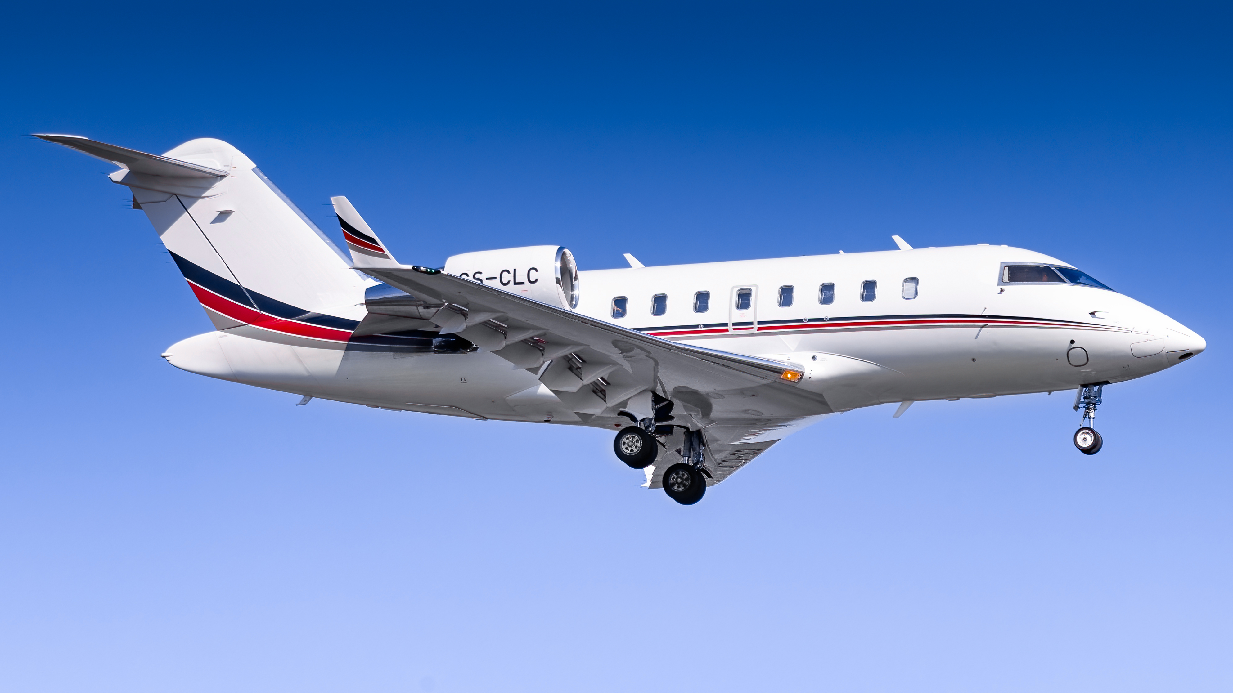 Full size: NetJets Bombardier Challenger 650 CS-CLC at Eindhoven Airport