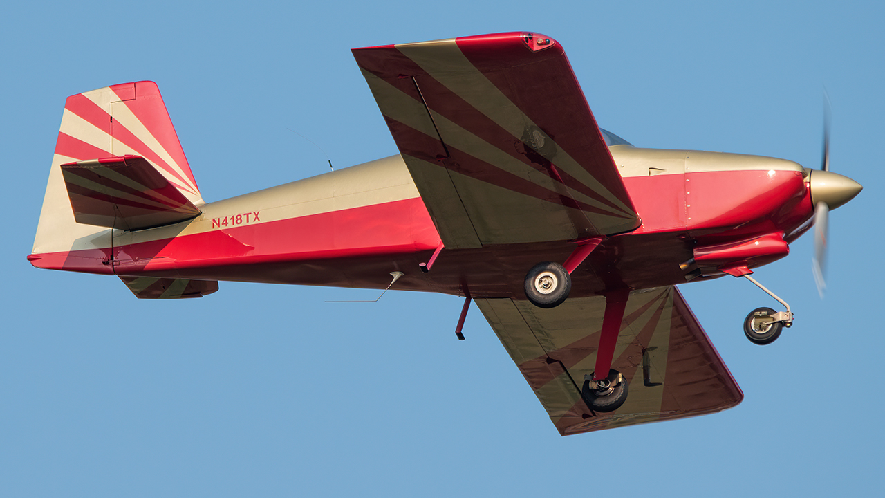 Full size: PRIVATE Vans RV-7 N418TX at Washington Dulles International Airport