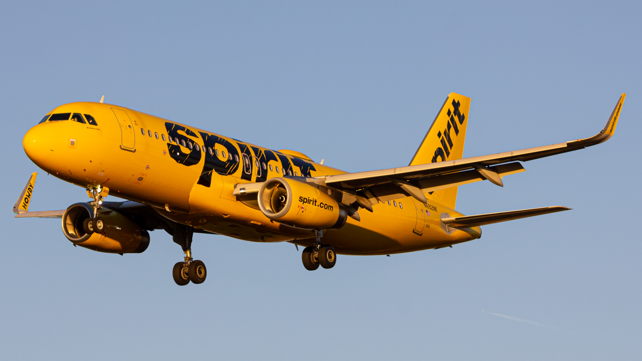 Full size: Spirit Airlines Airbus A320 N692NK at John Glenn Columbus International Airport