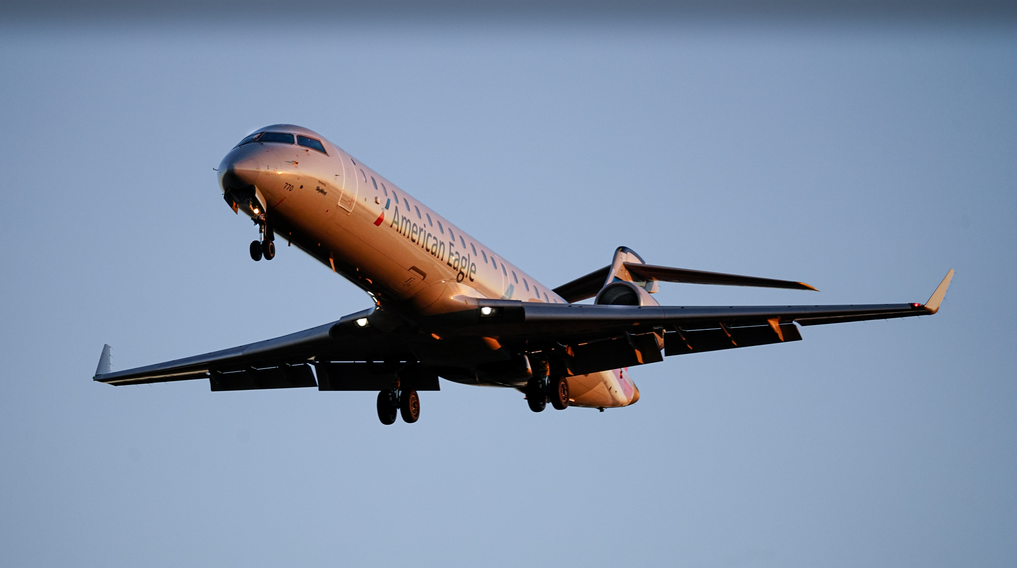 Full size: American Eagle Mitsubishi CRJ-700 N770SK at Dallas-Fort Worth International Airport