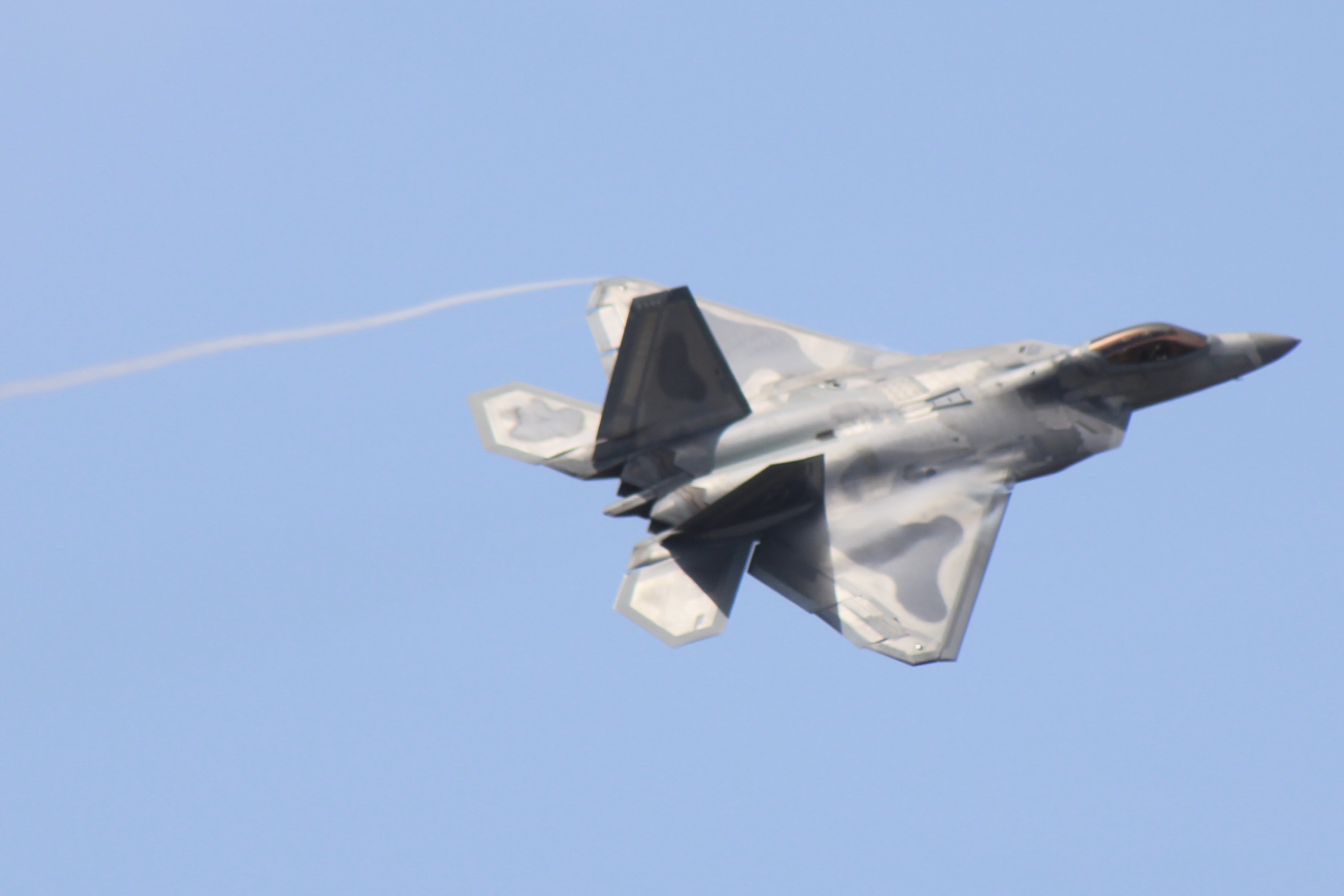 Full size: USAF - United States Air Force Lockheed Martin F-22A Raptor 03-4042 at Eglin Air Force Base/Destin-Fort Walton Beach Airport