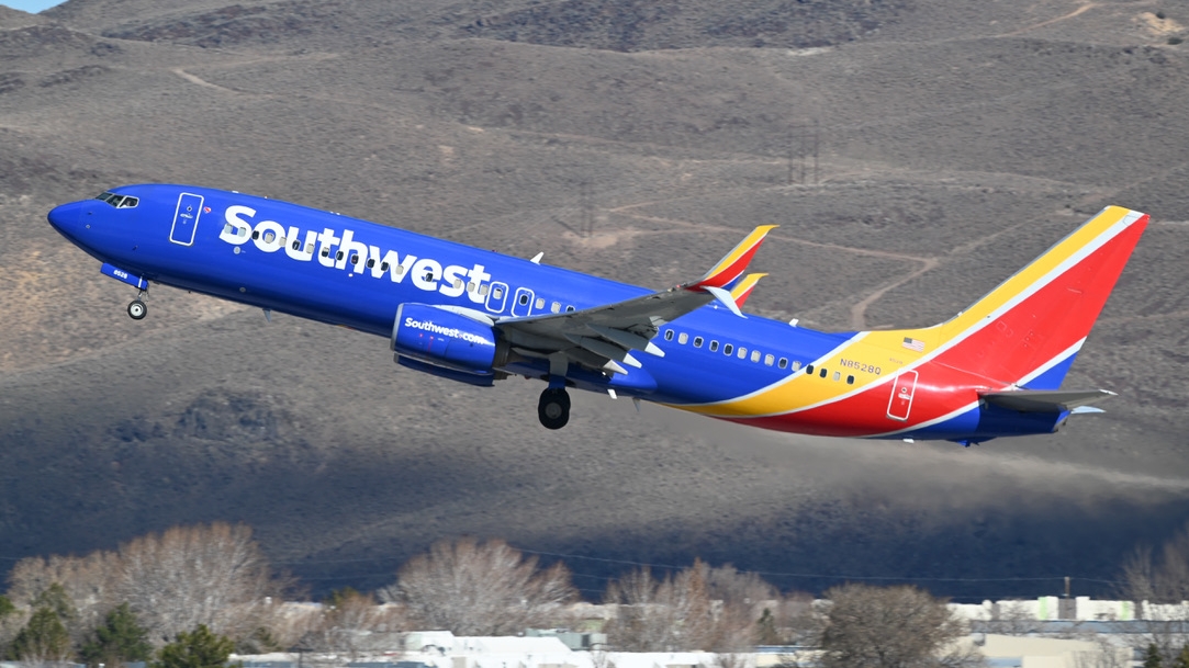 Full size: Southwest Airlines Boeing 737-800 N8528Q at Reno/Tahoe International Airport