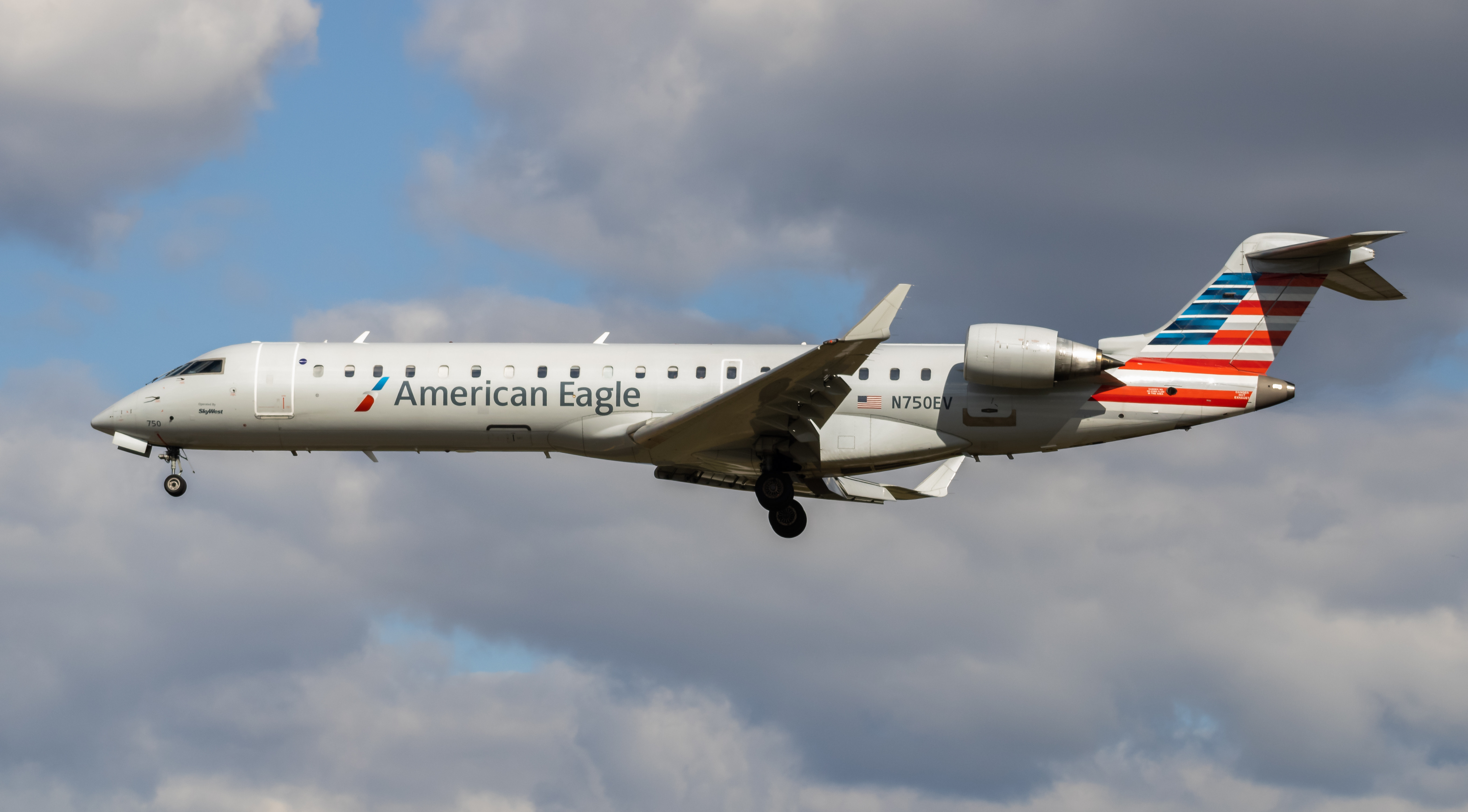 Full size: SkyWest Airlines Mitsubishi CRJ-700 N750EV at Baltimore/Washington International Thurgood Marshall Airport