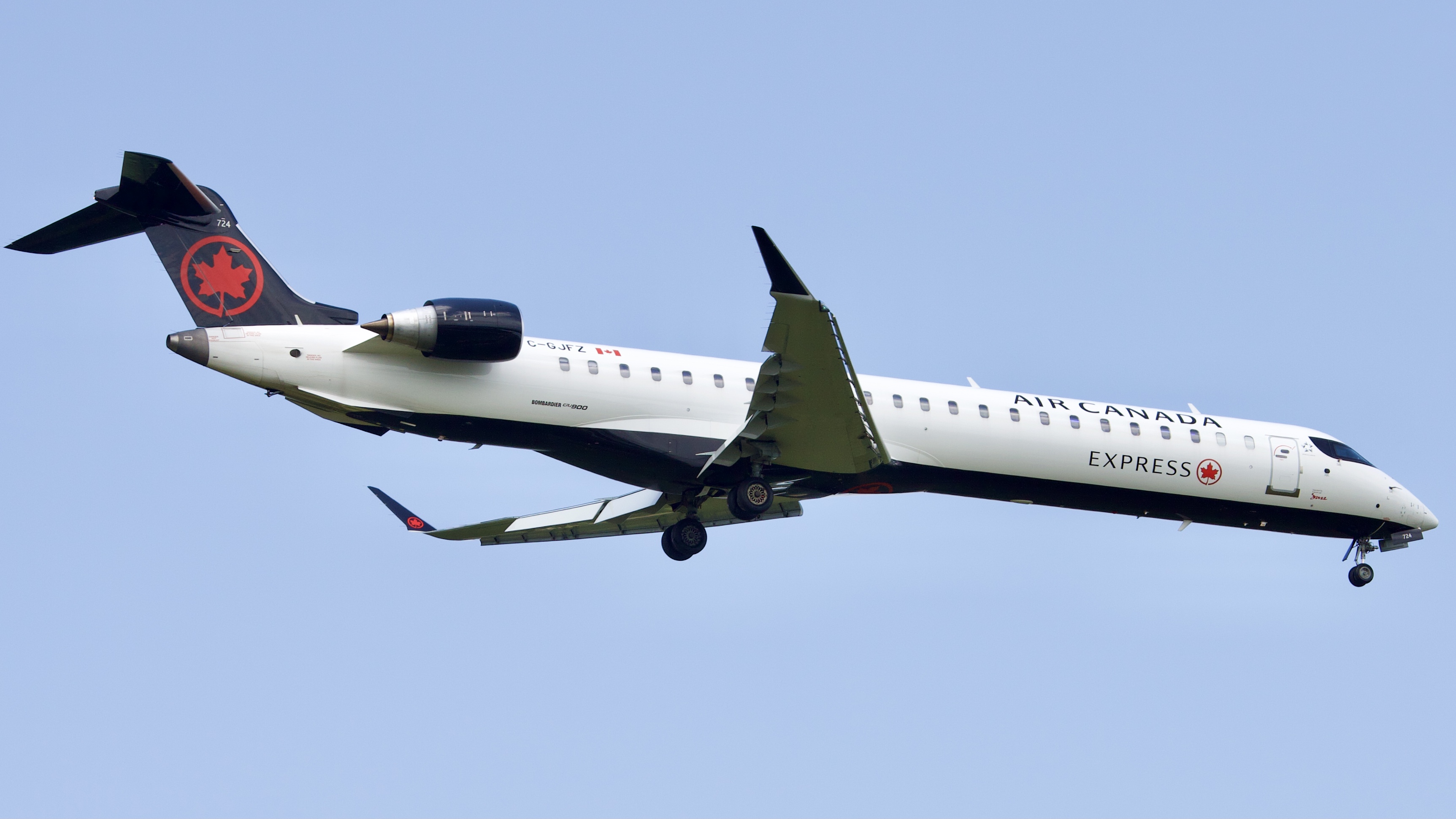 Full size: Air Canada Express Mitsubishi CRJ-900 C-GJFZ at Houston-George Bush Intercontinental Airport