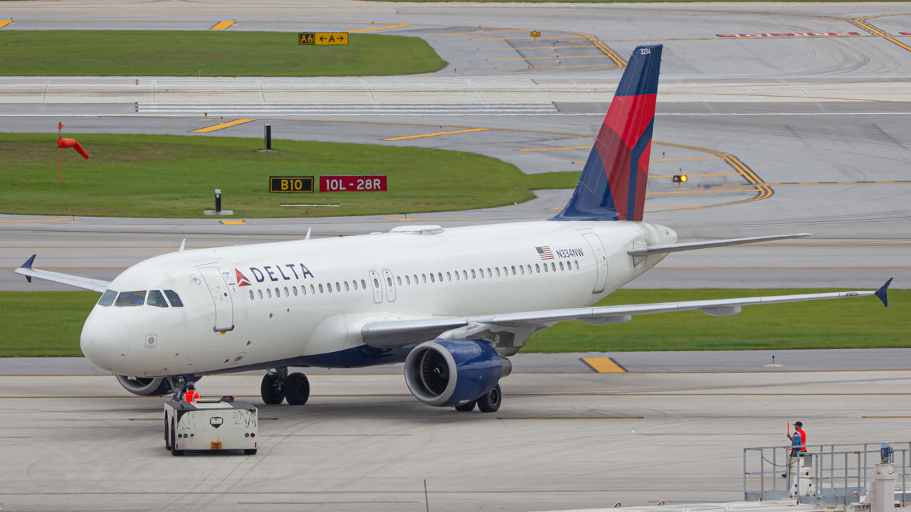 Full size: Delta Airlines Airbus A320 N334NW at Fort Lauderdale/Hollywood International Airport