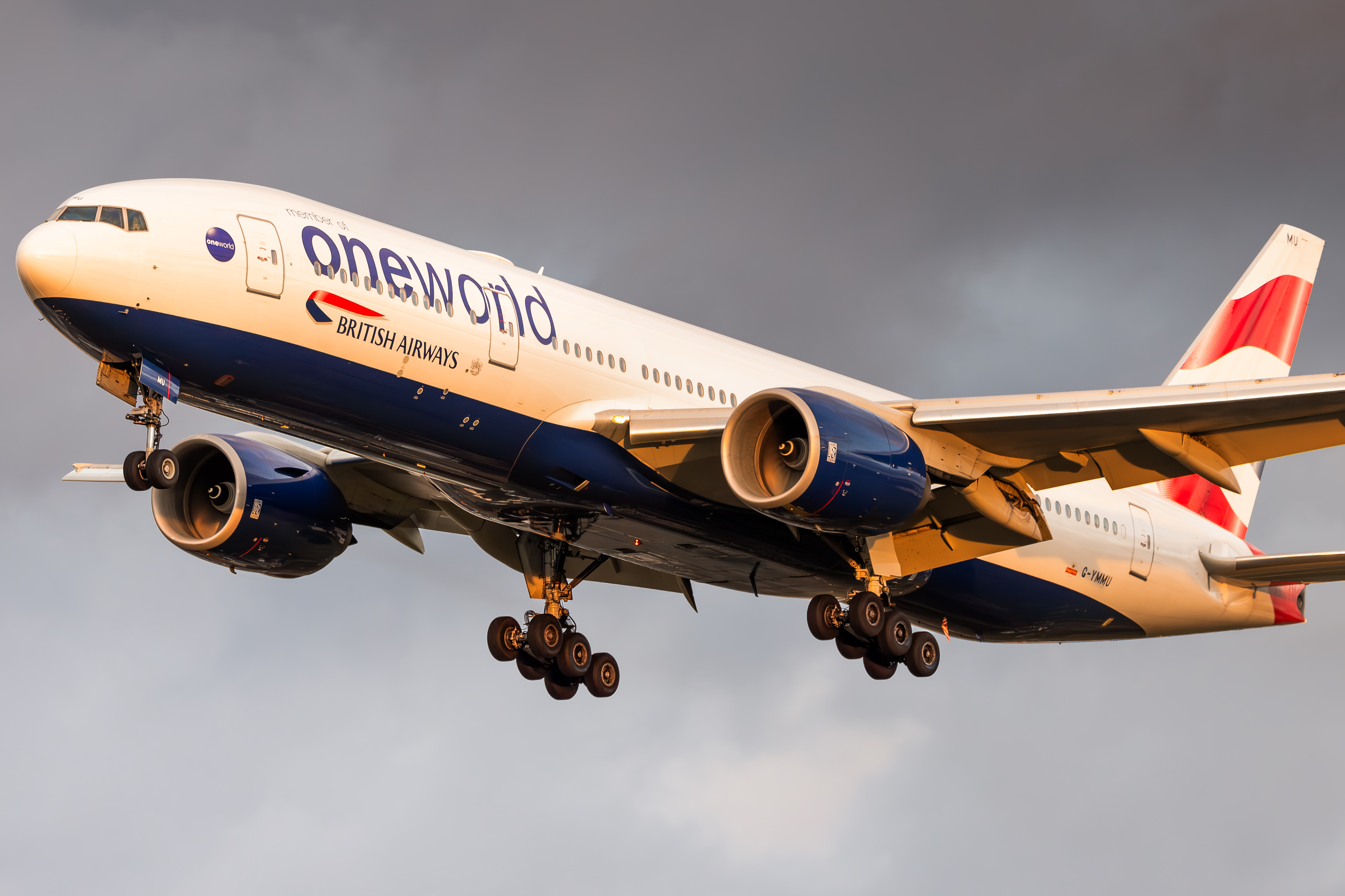 Full size: British Airways Boeing 777-200ER G-YMMU at London Heathrow International Airport
