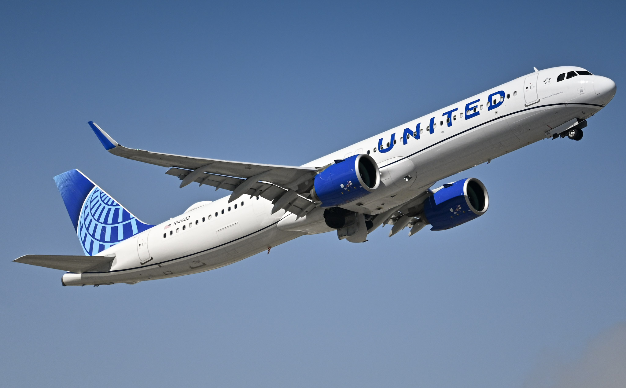 Full size: United Airlines Airbus A321-271NX N14502 at Fort Lauderdale/Hollywood International Airport