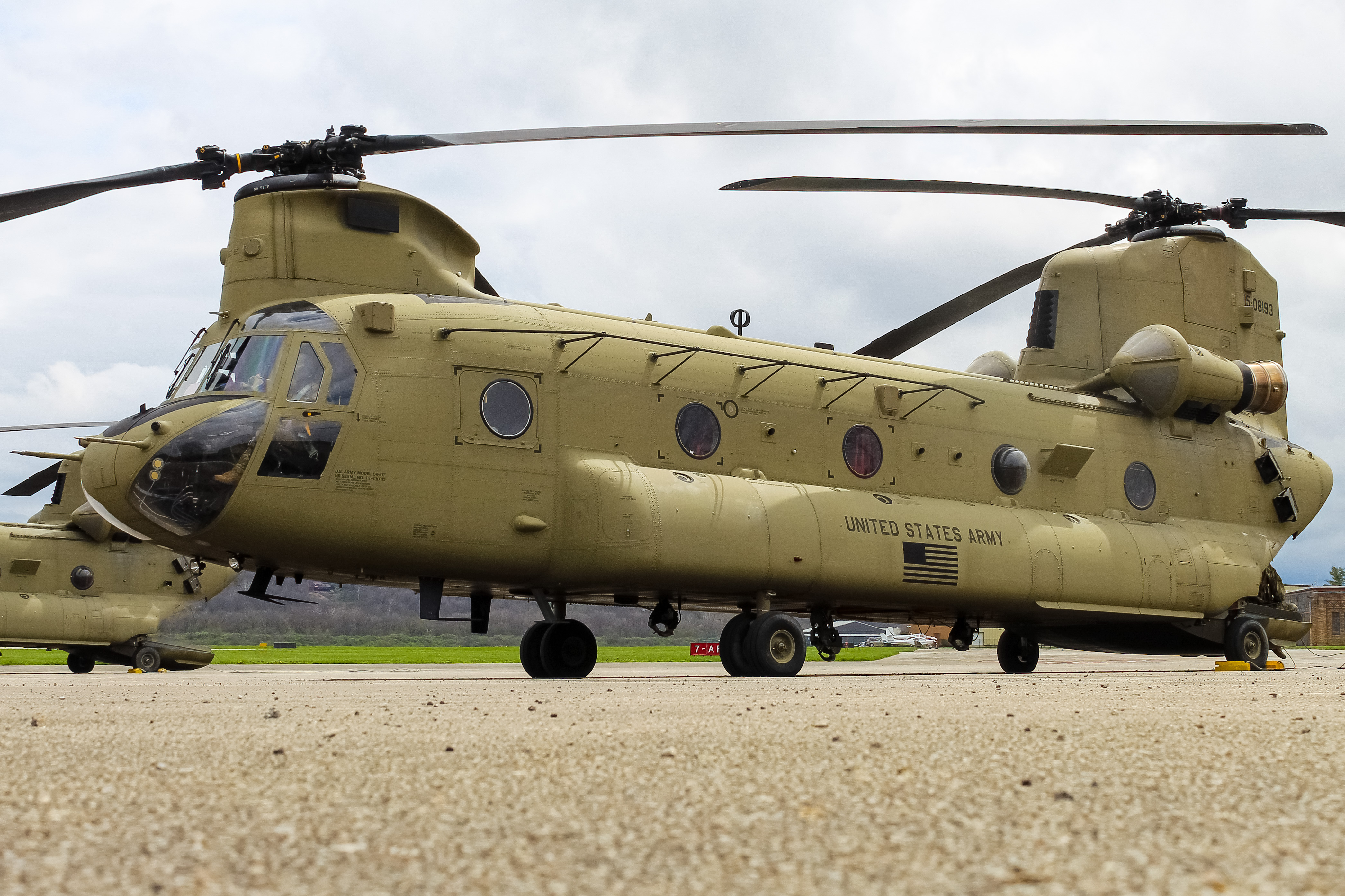 Full size: USA- United States Army Boeing CH-47 Chinook 0-08193 at Cincinnati Municipal Airport/Lunken Field