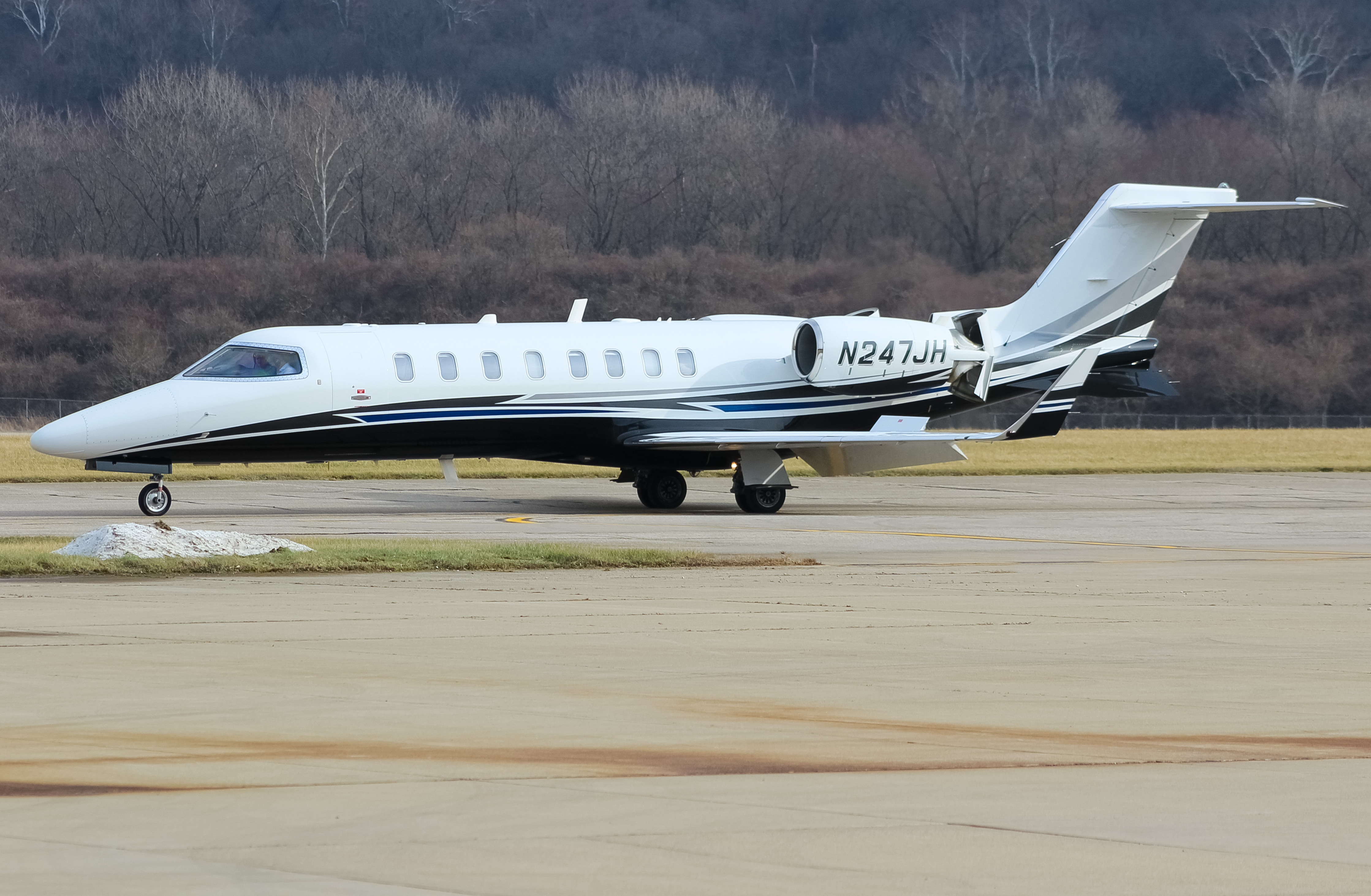 Full size: PRIVATE Learjet 45 N247JH at Cincinnati Municipal Airport/Lunken Field